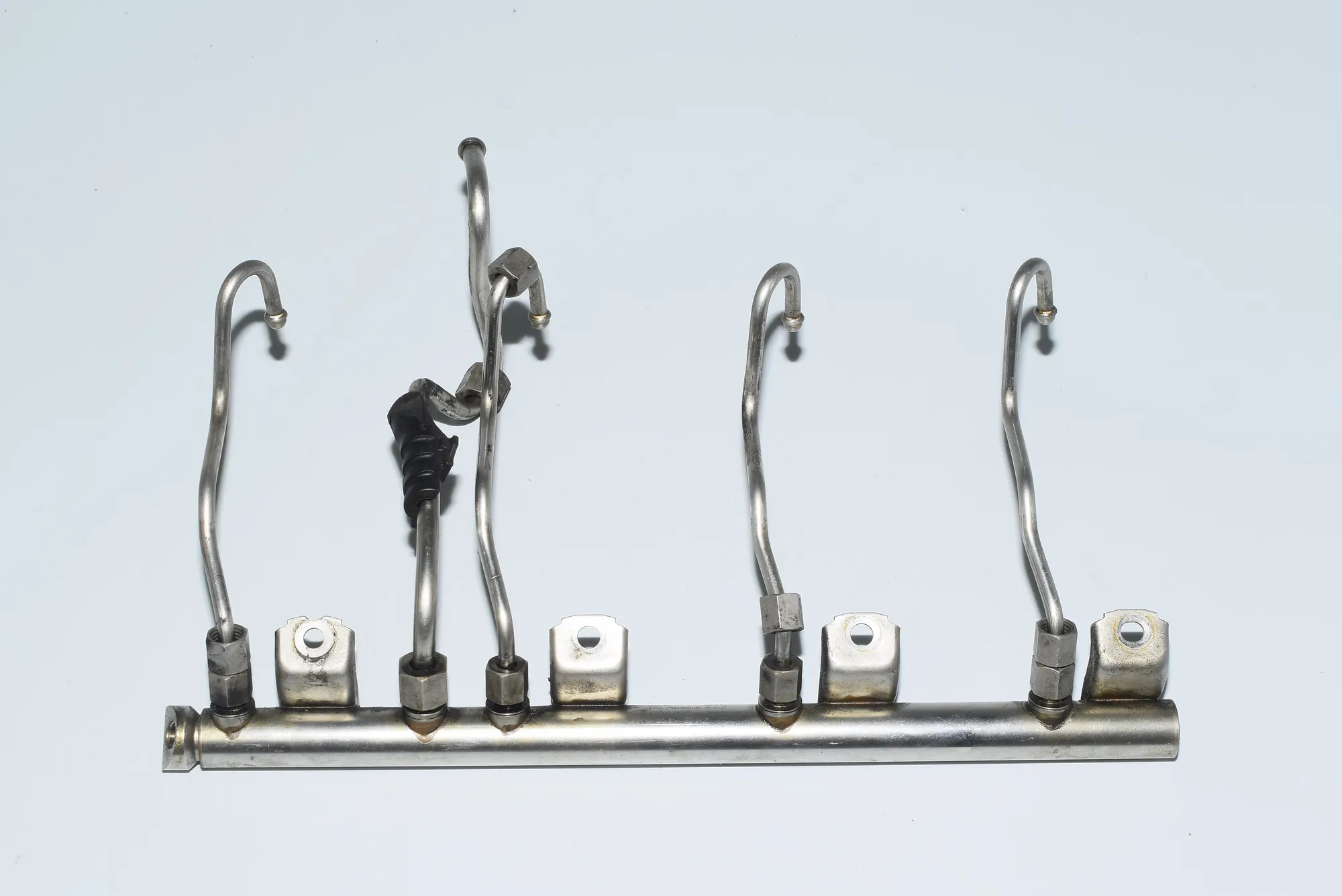 Fuel Rail – OEM 7547600 · BMW 7 (F01, F02) BMW 7 (F01, F02) 750 i 2009 – 3