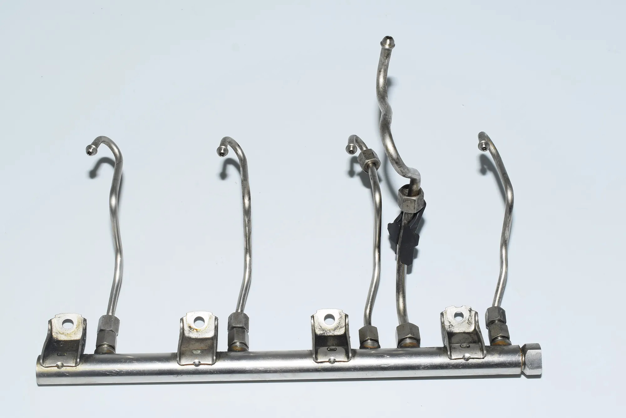 Fuel Rail – OEM 7547600 · BMW 7 (F01, F02) BMW 7 (F01, F02) 750 i 2009 – 4
