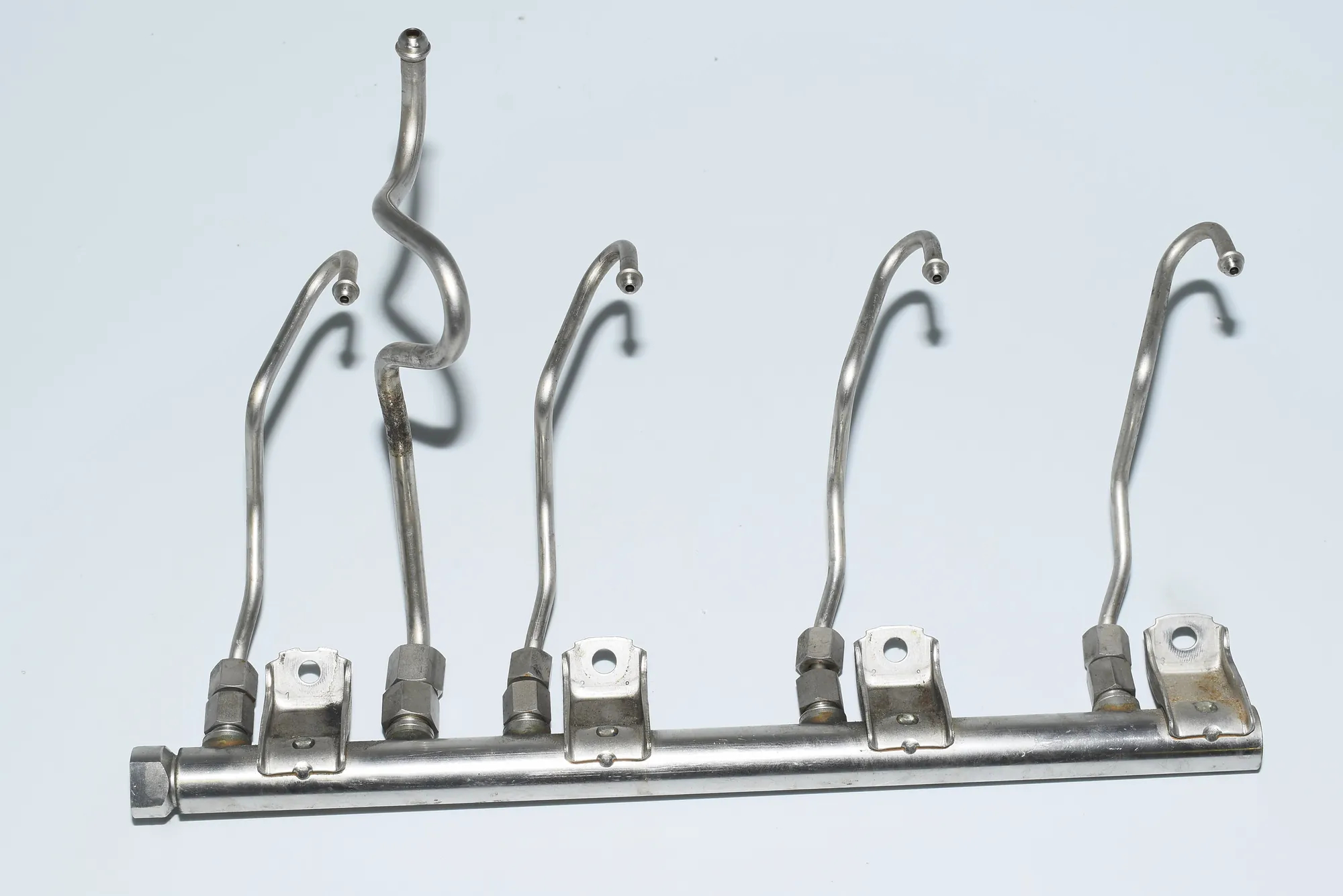 Fuel Rail – OEM 7547599 · BMW 7 (F01, F02) BMW 7 (F01, F02) 750 i 2009 – 2