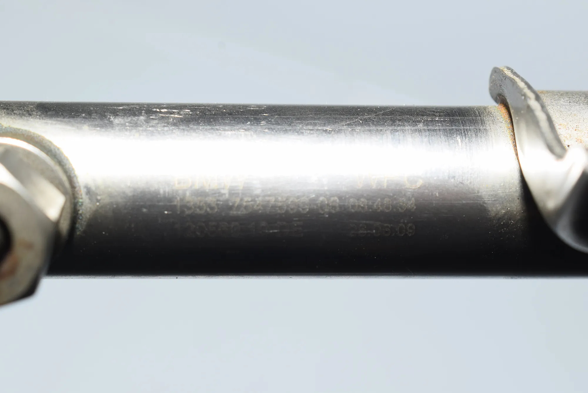 Fuel Rail – OEM 7547599 · BMW 7 (F01, F02) BMW 7 (F01, F02) 750 i 2009 – 5