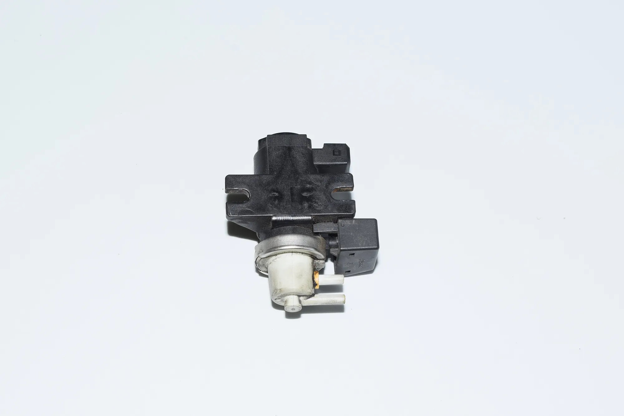 Solenoid Valve – OEM 7595374 · BMW 7 (F01, F02) BMW 7 (F01, F02) 750 i 2009 – 4