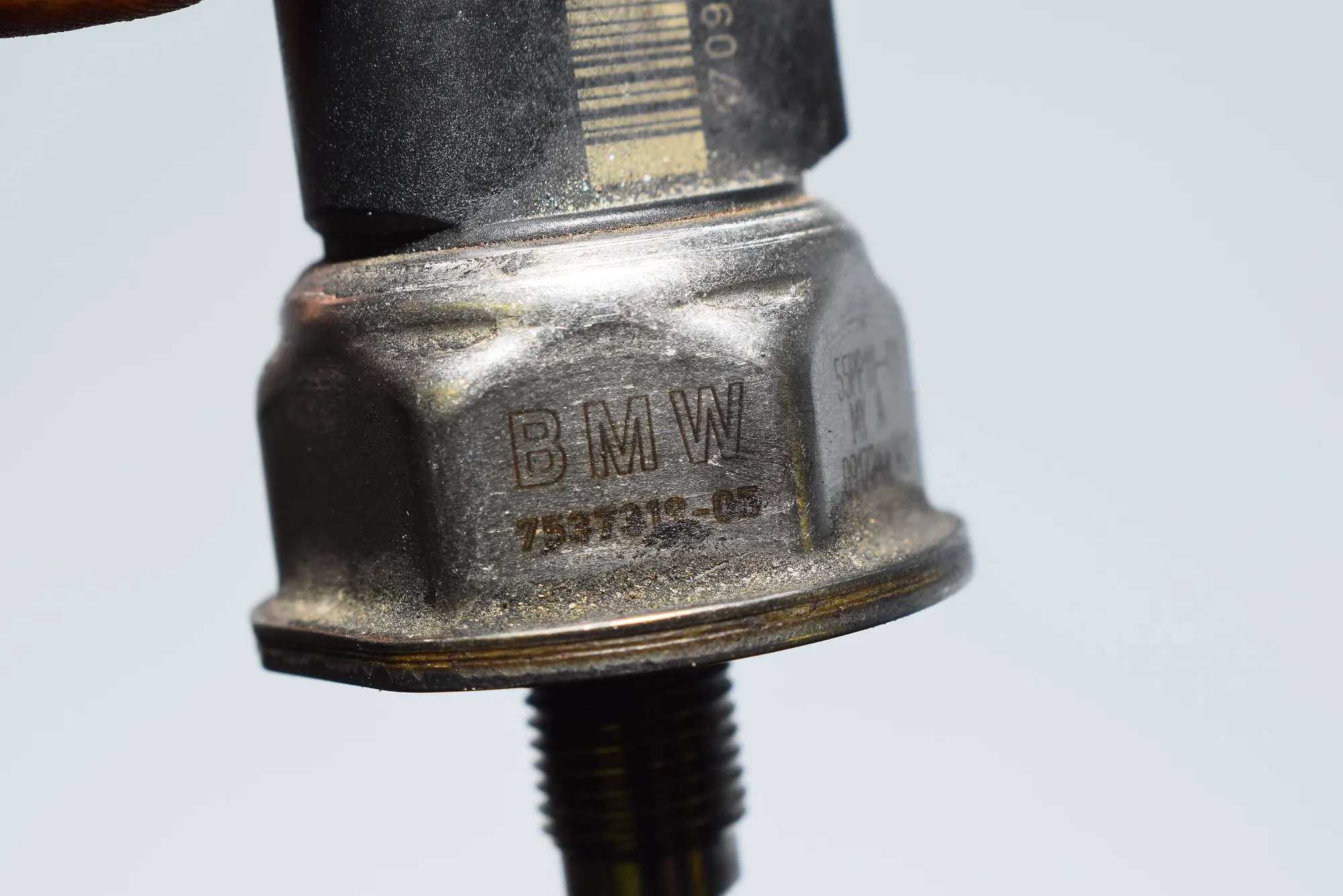 Fuel Rail Pressure Sensor – OEM 7537319 · BMW 7 (F01, F02) BMW 7 (F01, F02) 750 i 2009 – 5