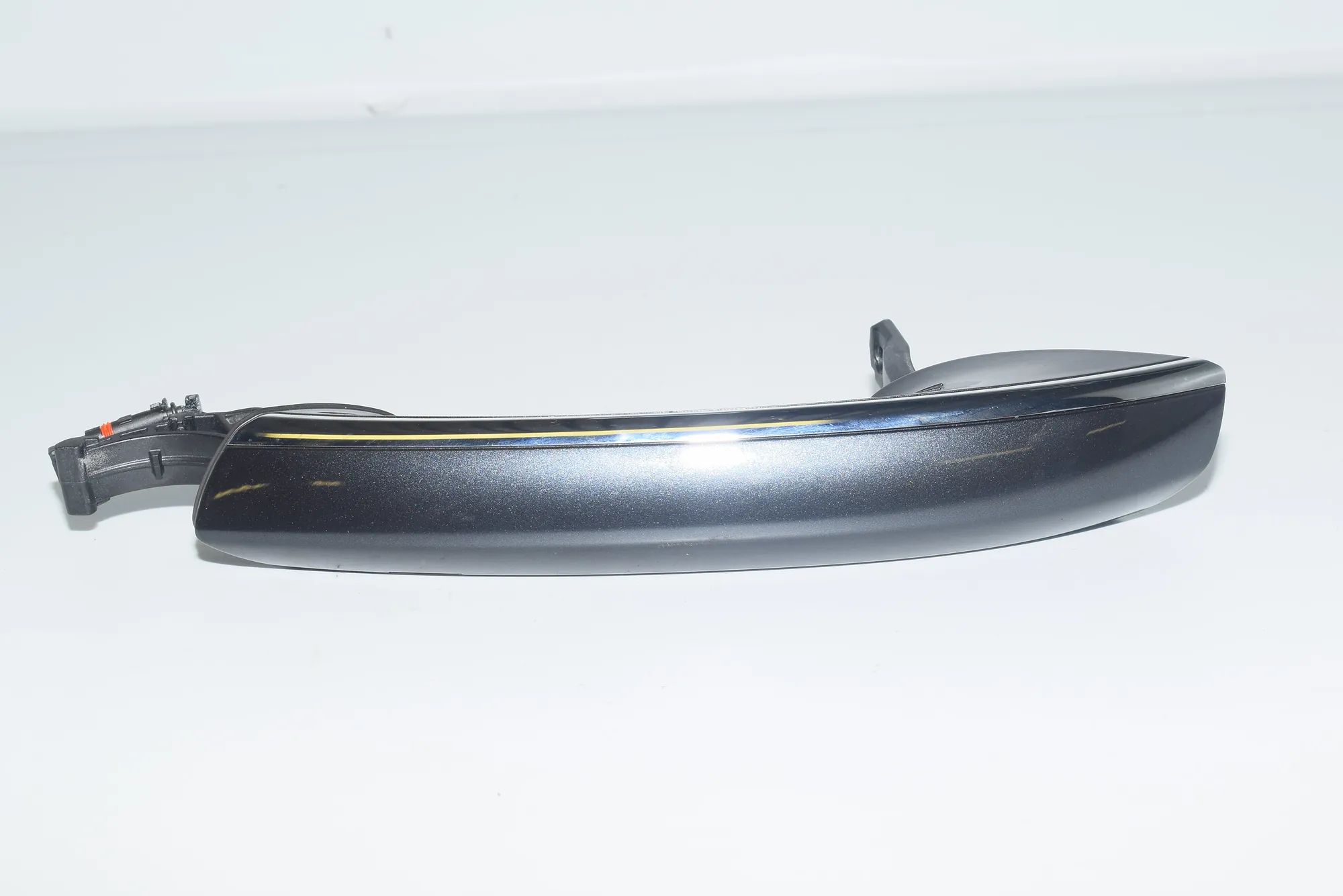Rear Left Door Exterior Handle – OEM 8067737 · BMW 7 (G11, G12) BMW 7 (G11, G12) 2016