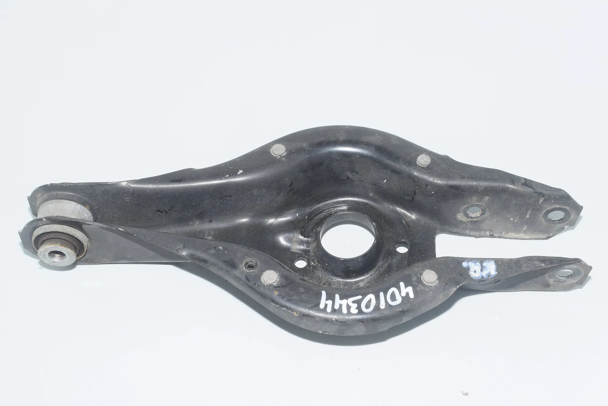 Rear Left Lower Control Arm – OEM 6867540 · BMW 1 (F20) BMW 1 (F20) 118 d 2015 – 2