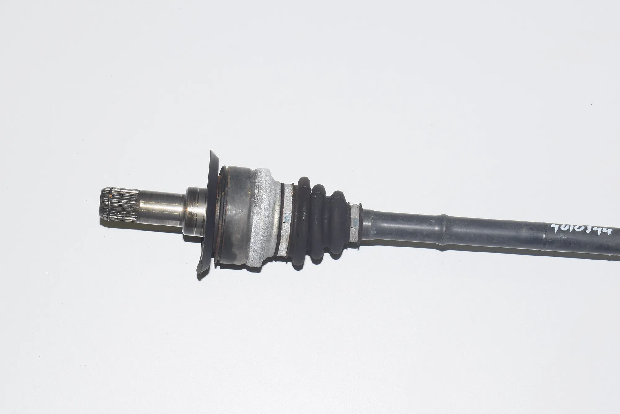 Rear Right Driveshaft – OEM 7597682 · BMW 1 (F20) BMW 1 (F20) 118 d 2015 – 2