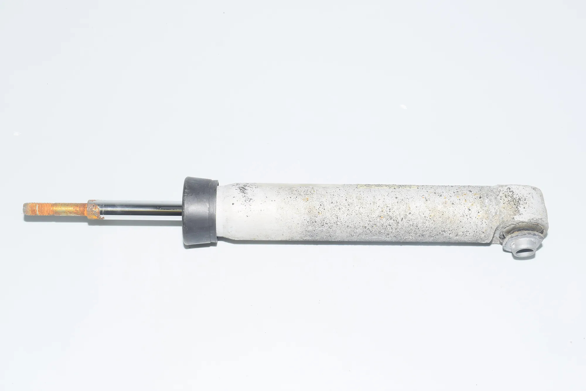 Rear Left Shock Absorber – OEM 6766587 · BMW 5 Touring (E61) 523 i 2005