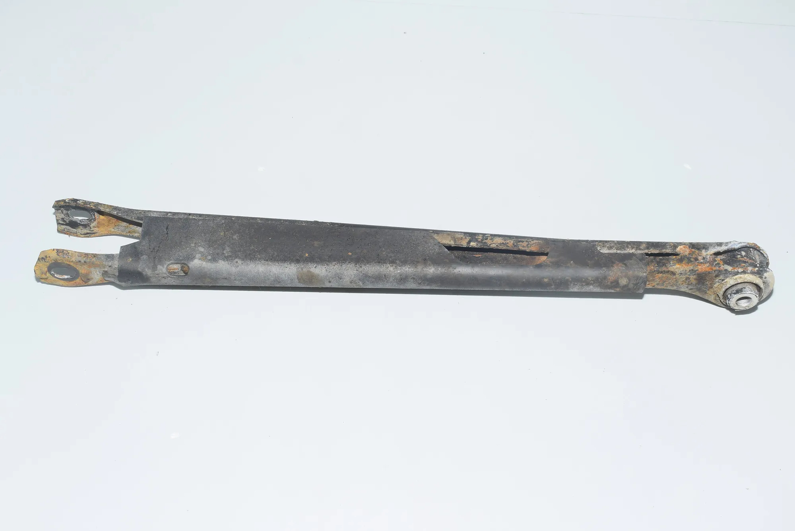 Rear Right Control Arm – OEM 33323411 · BMW X3 X3 (E83) (2003 - 2011) xDrive 20 d (2008 - 2010, 2.0 L, 130 kW) 2009 – 4