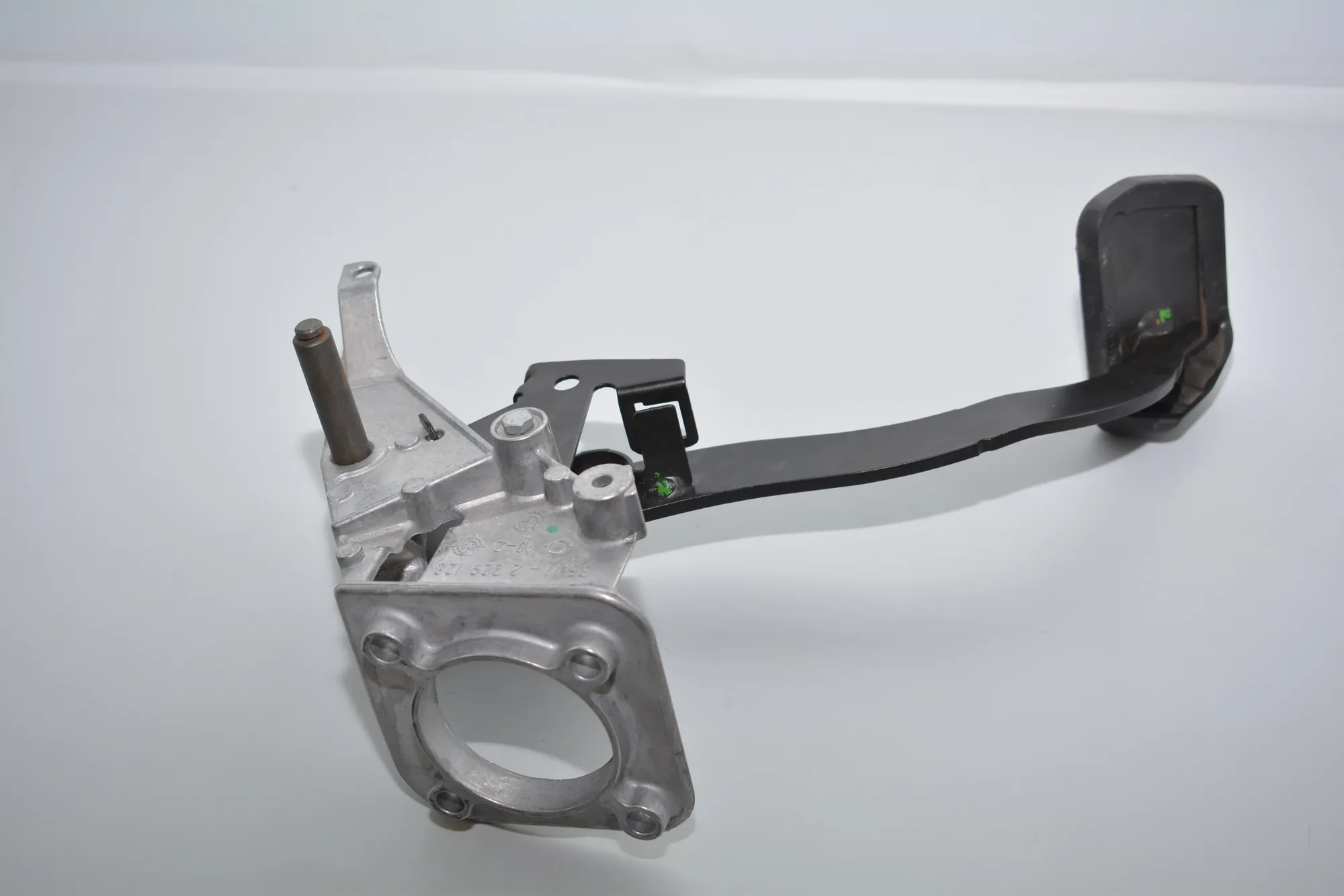 Brake Pedal – OEM 3453965 · BMW X3 (E83) xDrive 20 d 2009 – 2