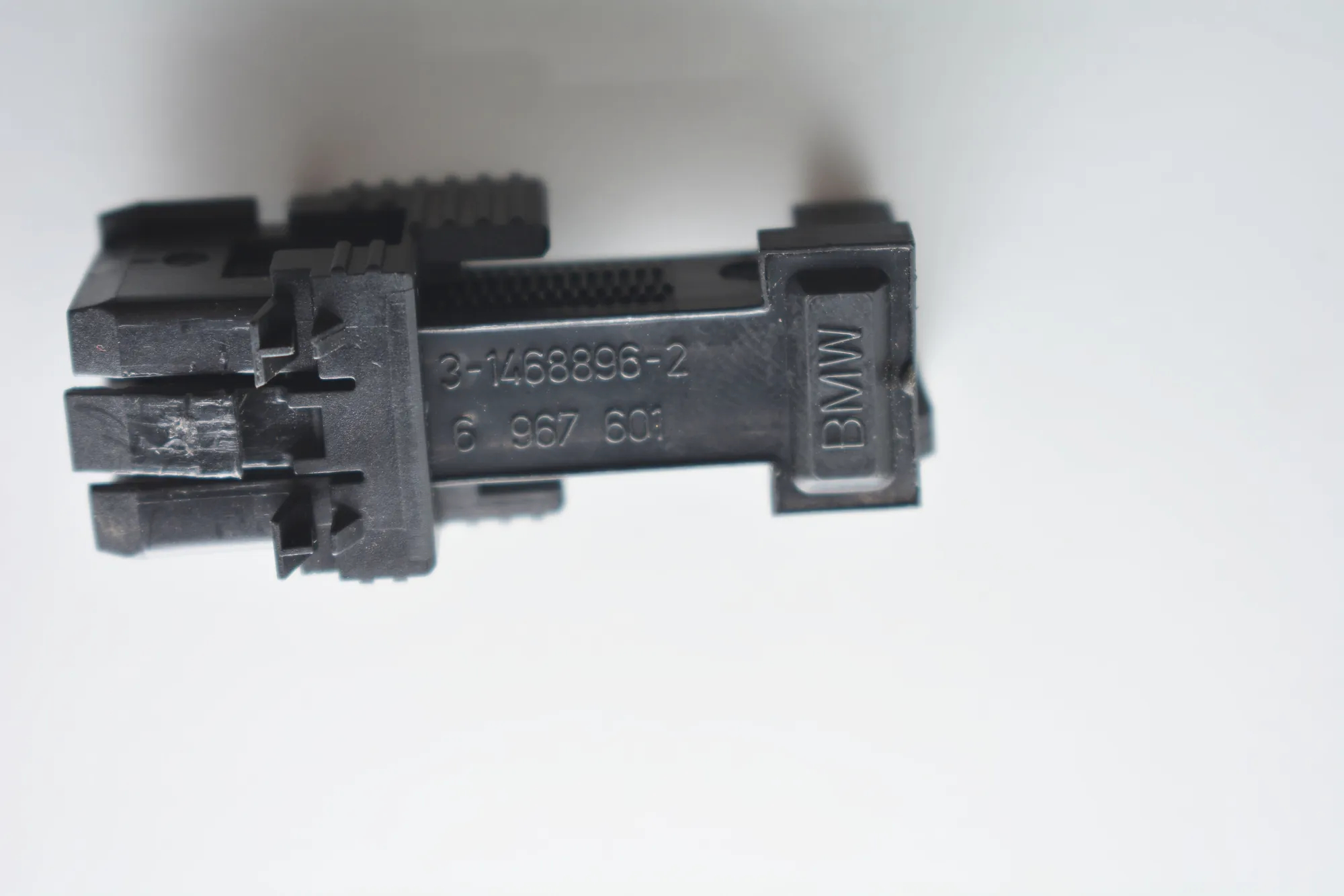 Other Control Units – OEM 6967601 · BMW X3 (E83) xDrive 20 d 2009 – 5