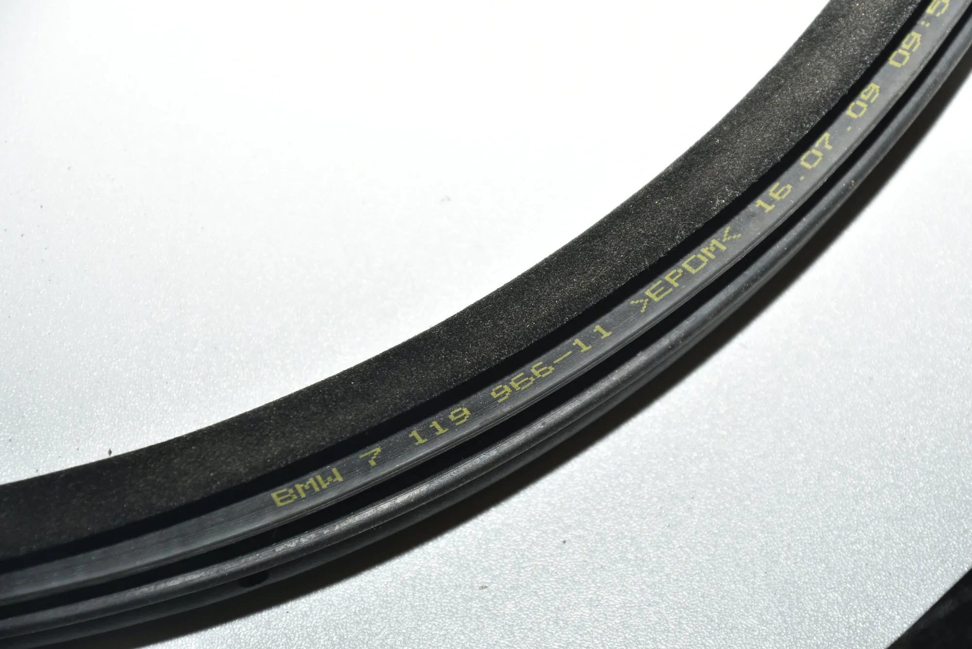 Rear Left Door Seal Rubber – OEM 7119966 · BMW 3 Touring (E91) 320 d 2009 – 2