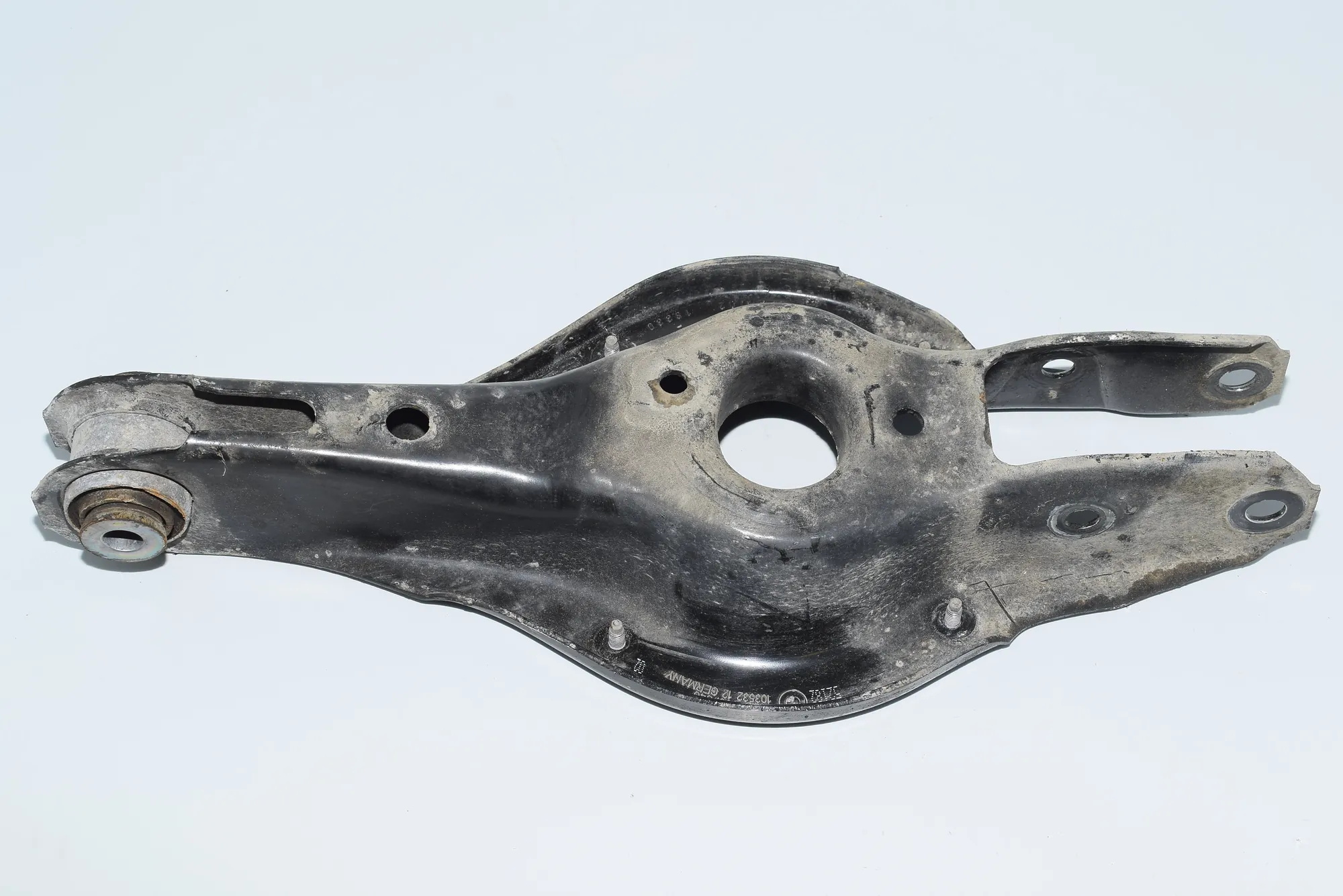 Rear Left Lower Control Arm – OEM 6867540 · BMW 3 Touring (F31) 320 d xDrive 2015 – 4
