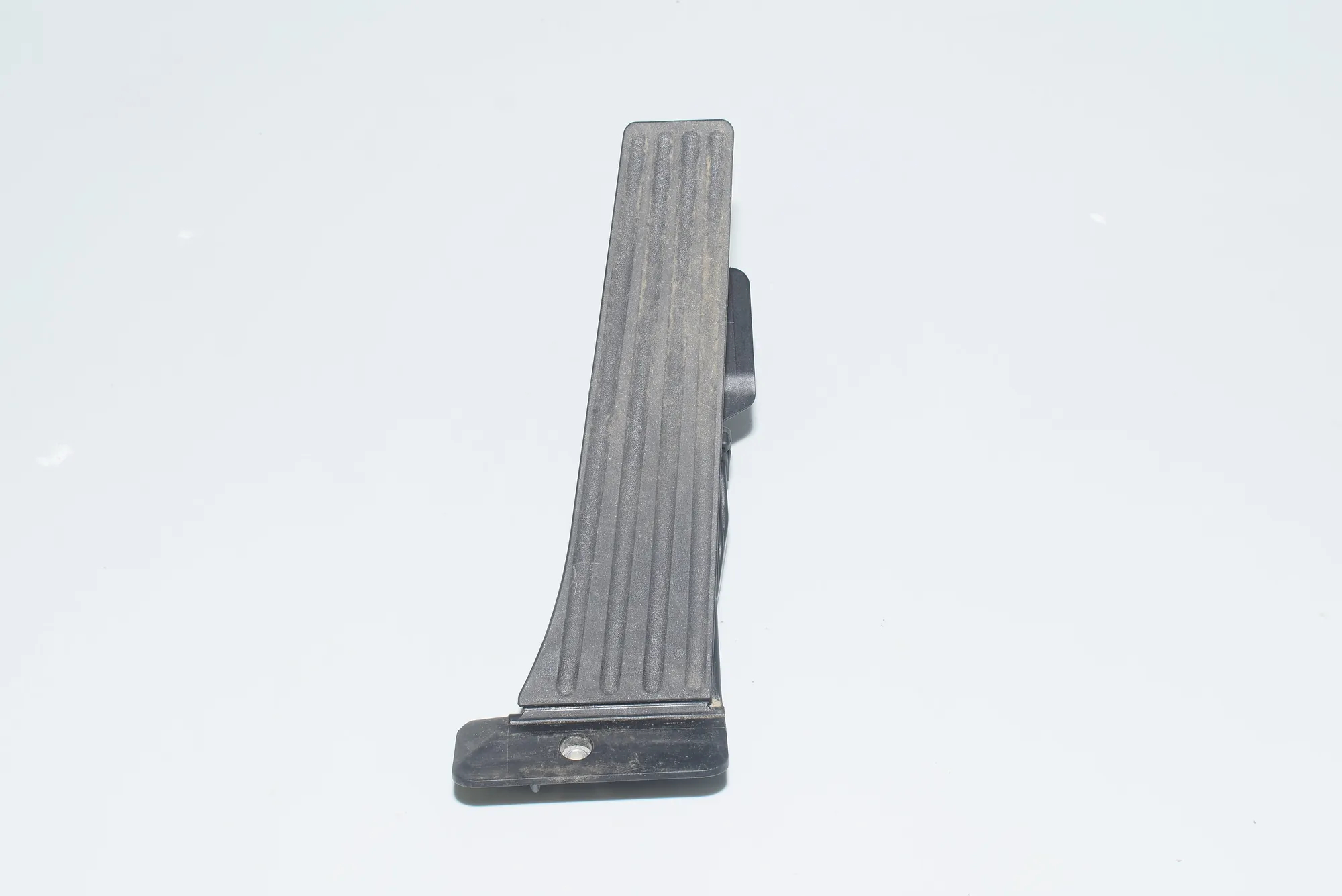 Throttle Pedal – OEM 6853175 · BMW 3 Touring (F31) 320 d xDrive 2015