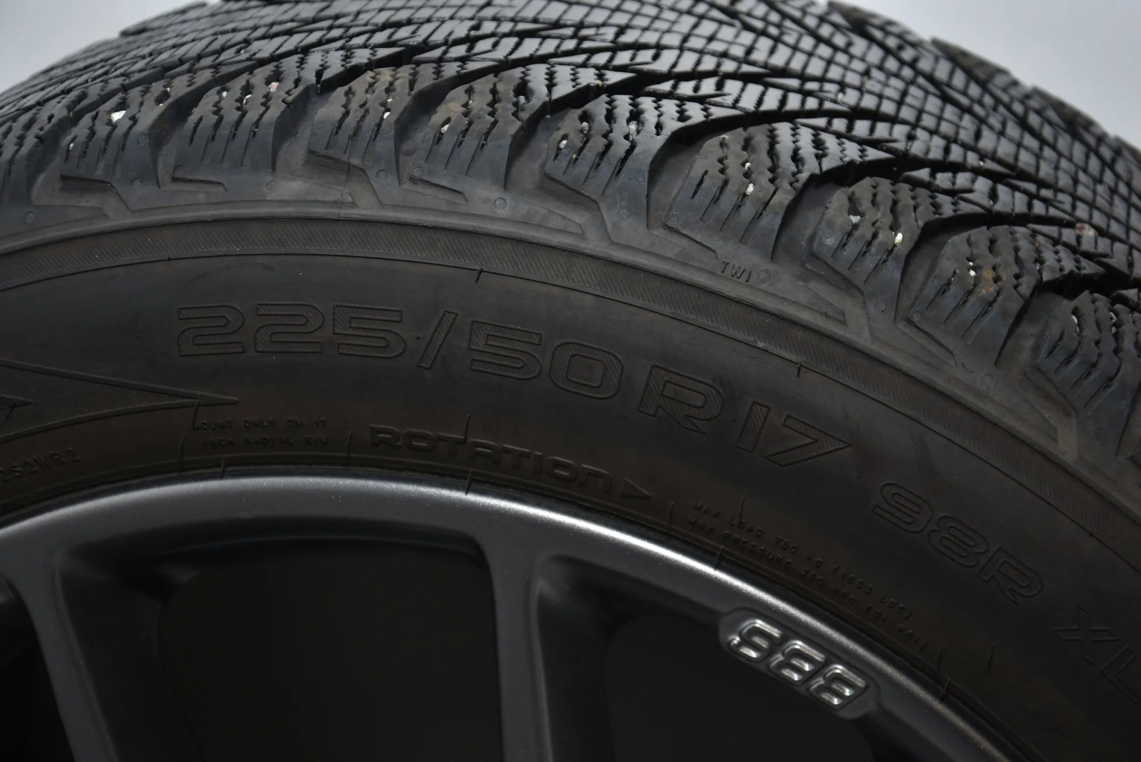 Tire · BMW 3 Touring (F31) 320 d xDrive 2015 – 6