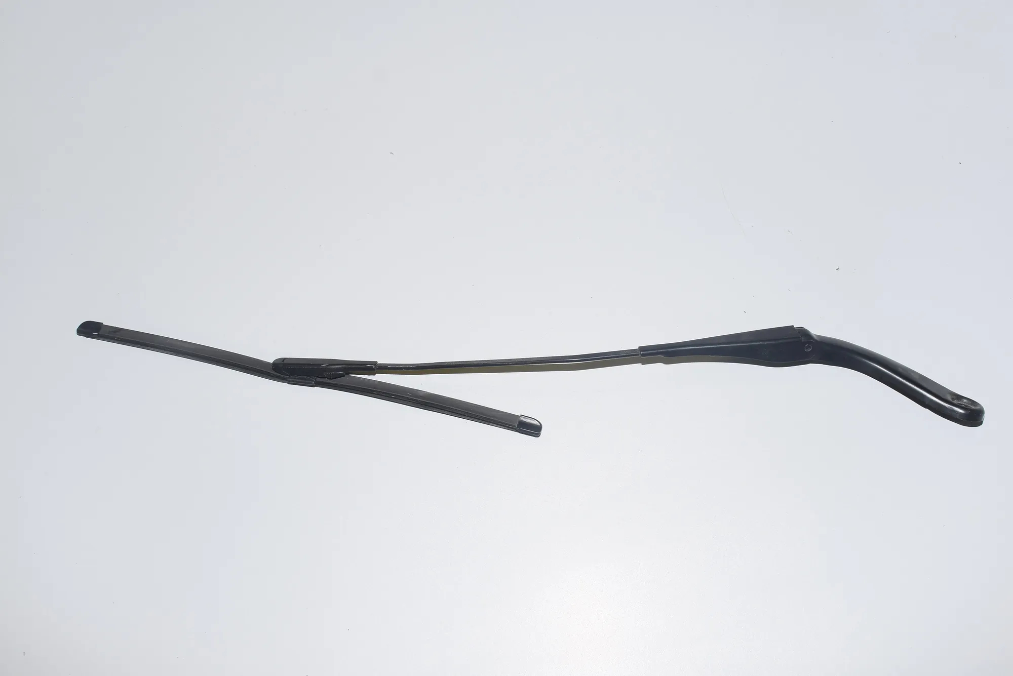 Front Wiper Arms – OEM 7260469 · BMW 3 Touring (F31) 320 d xDrive 2015 – 9