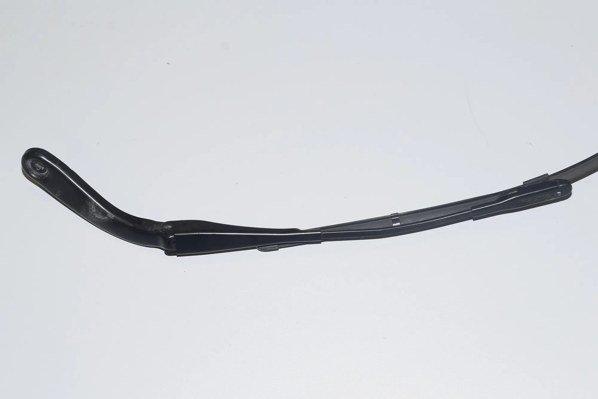 Front Wiper Arms – OEM 7260469 · BMW 3 Touring (F31) 320 d xDrive 2015 – 7