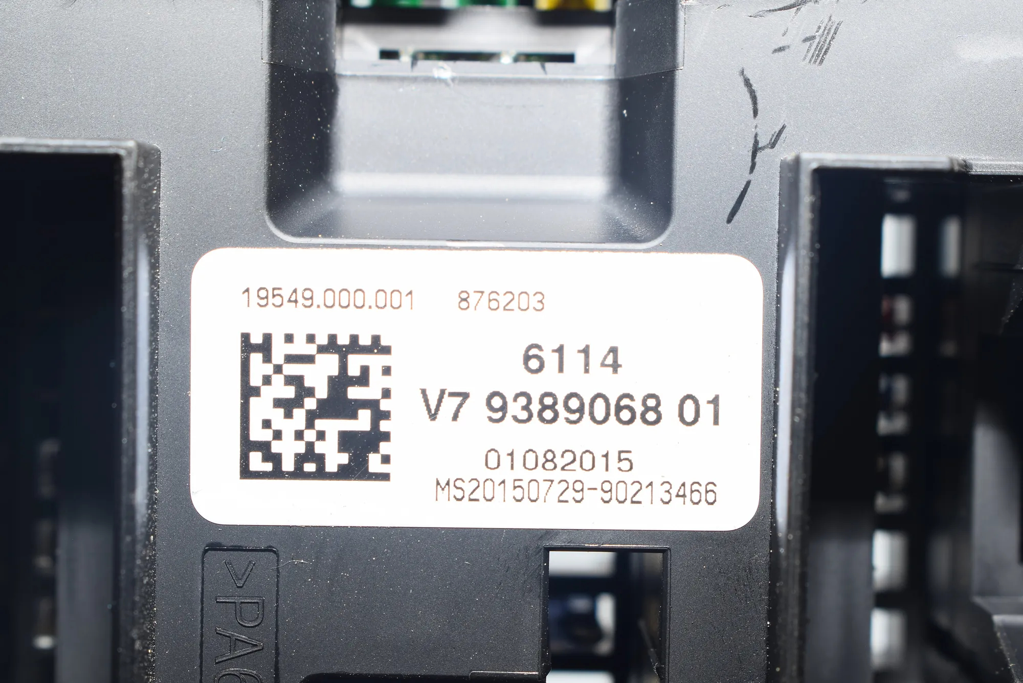 Fuse Box – OEM 9389068 · BMW 3 Touring (F31) 320 d xDrive 2015 – 5
