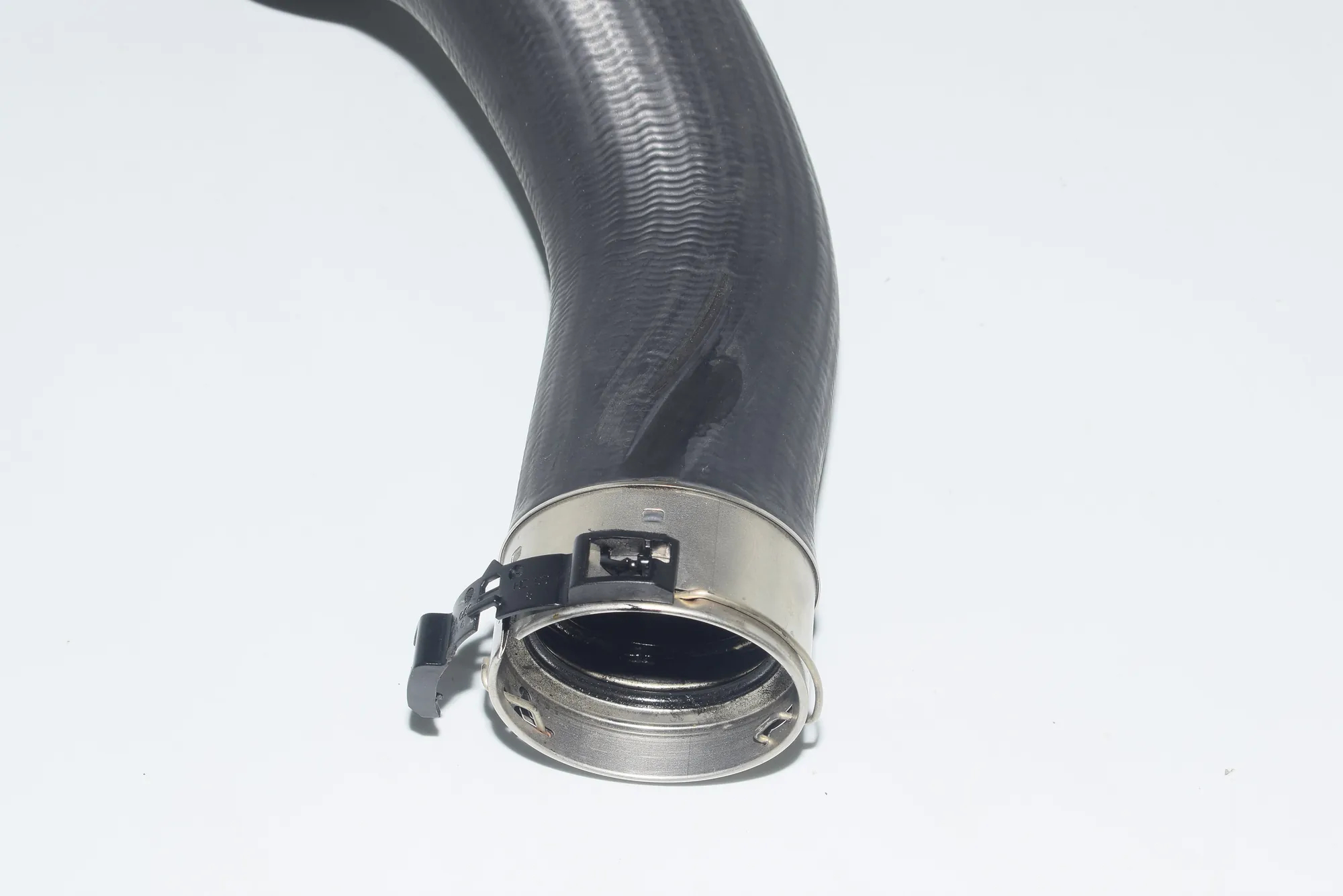 Left Side Intercooler Hose – OEM 8513851 · BMW 3 Gran Turismo (F34) 320 d xDrive 2016 – 4