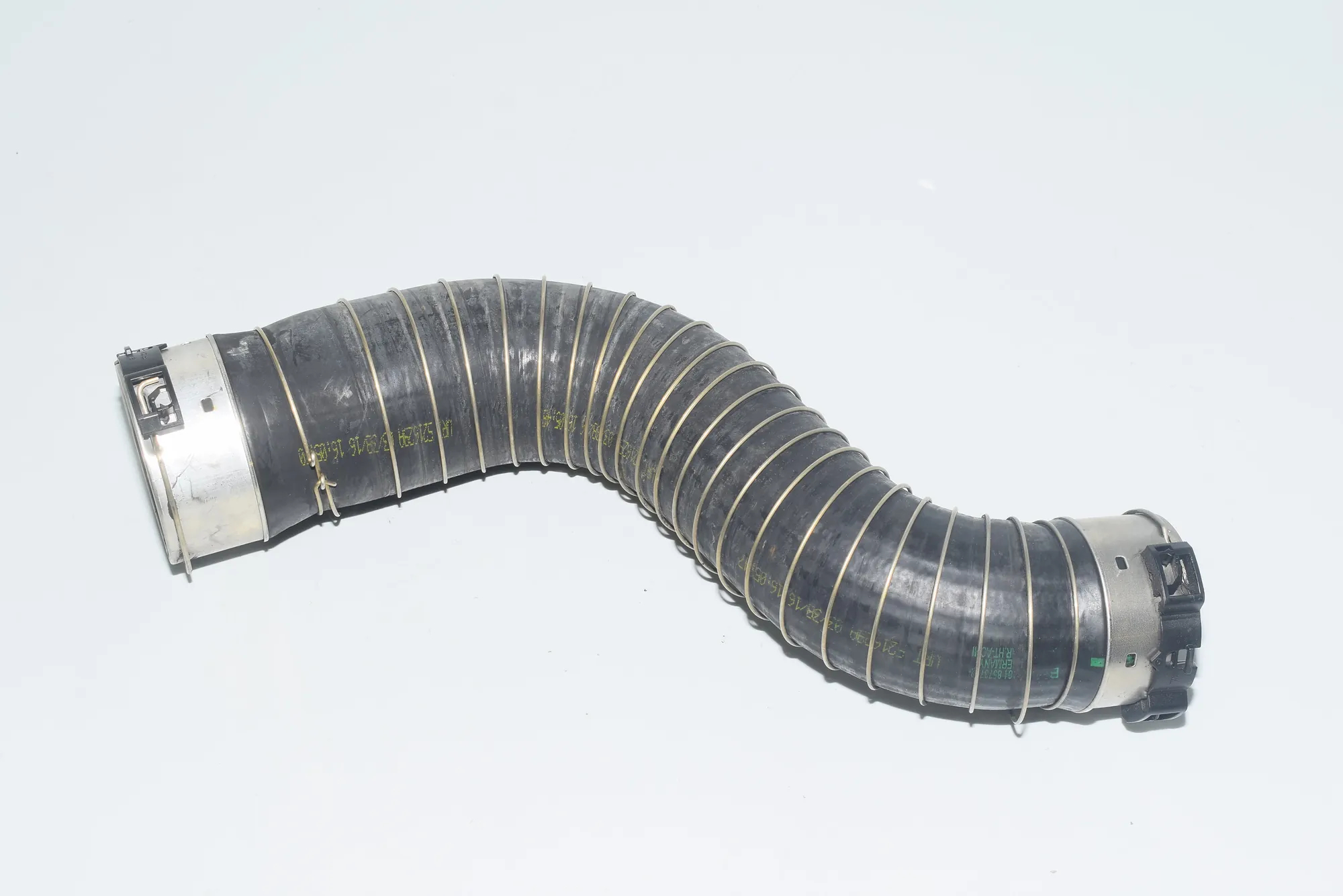Right Side Intercooler Hose – OEM 8573762 · BMW 3 Gran Turismo (F34) 320 d xDrive 2016 – 3