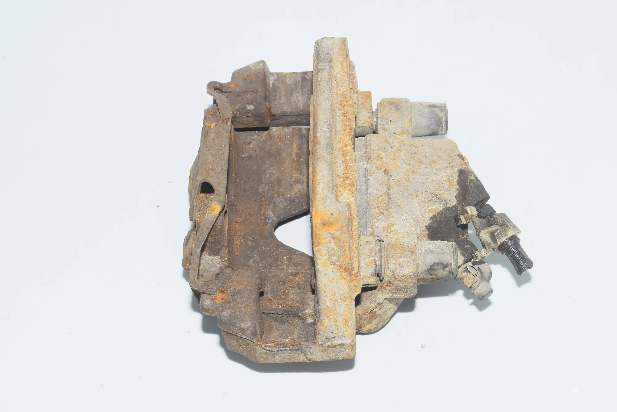 Front Left Brake Caliper – OEM NA · BMW X1 (E84) xDrive 20 d 2010 – 4