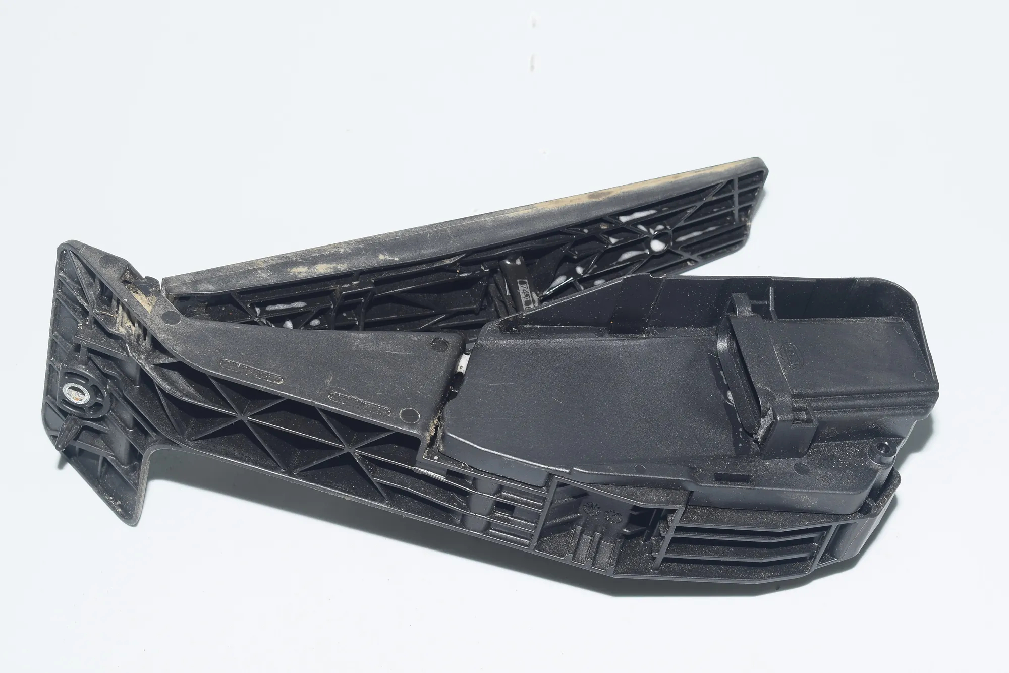 Throttle Pedal – OEM 6793743 · BMW X1 (E84) xDrive 20 d 2010 – 5