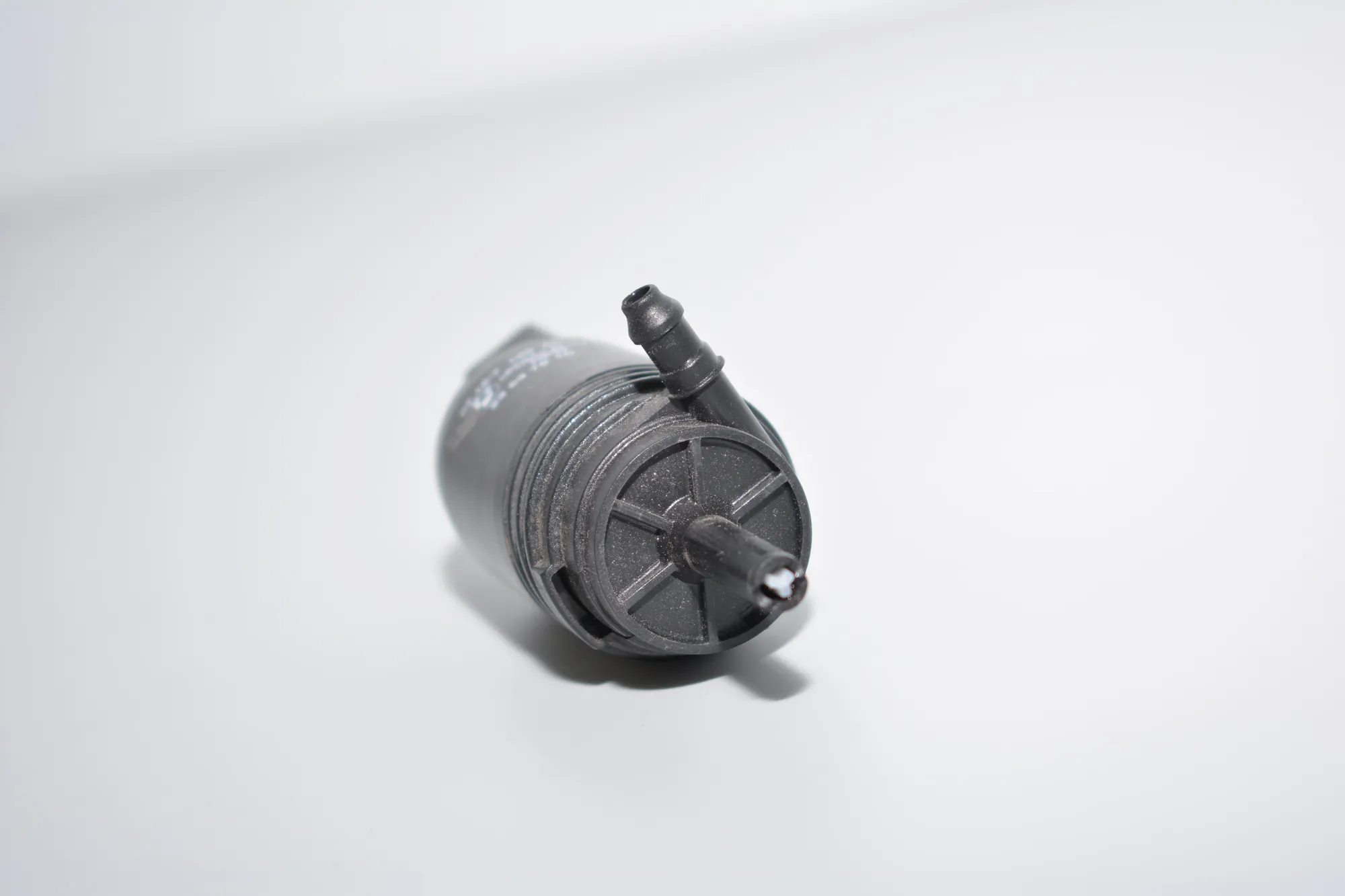 Washer Tank Motor – OEM 7199567 · BMW 1 (E87) 118 d 2007 – 3