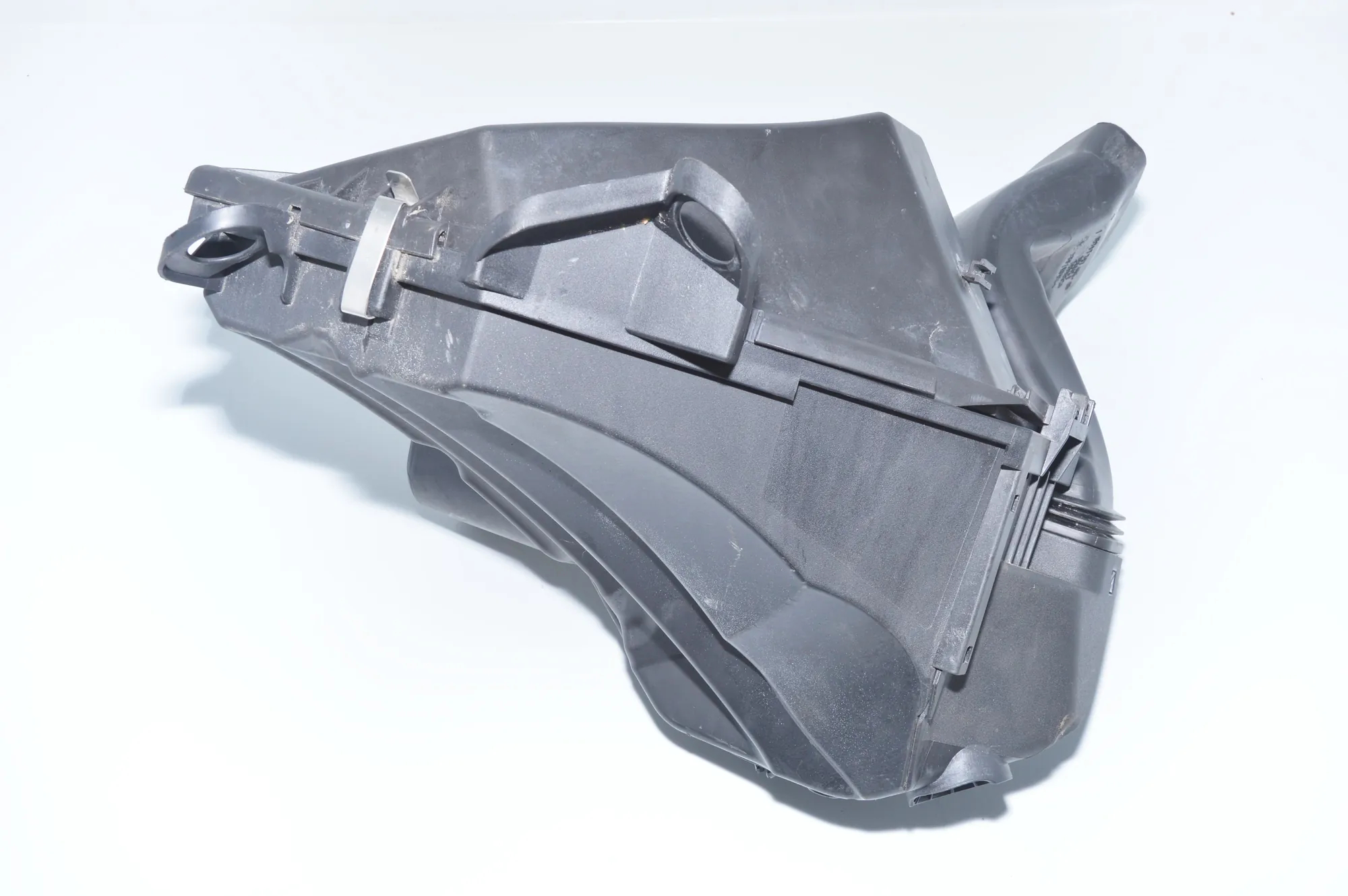 Air Filter Box – OEM 7797460 · BMW 1 (E87) 118 d 2007 – 4