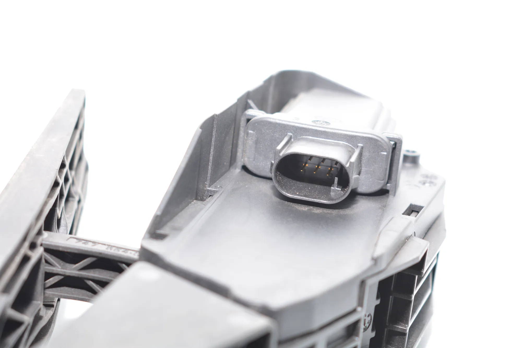 Throttle Pedal – OEM 6770935 · BMW 1 (E87) 118 d 2007 – 5