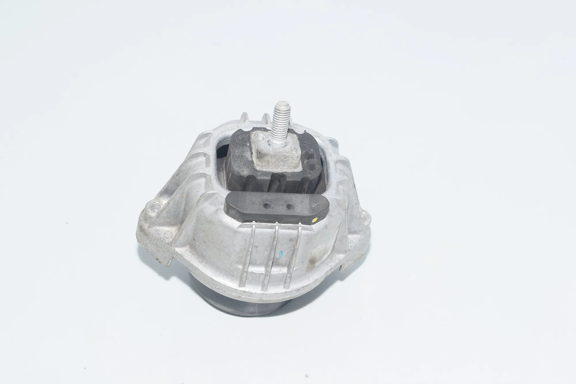 Right Side Engine Mount – OEM 139811 · BMW 3 Touring (E91) 318 d 2010