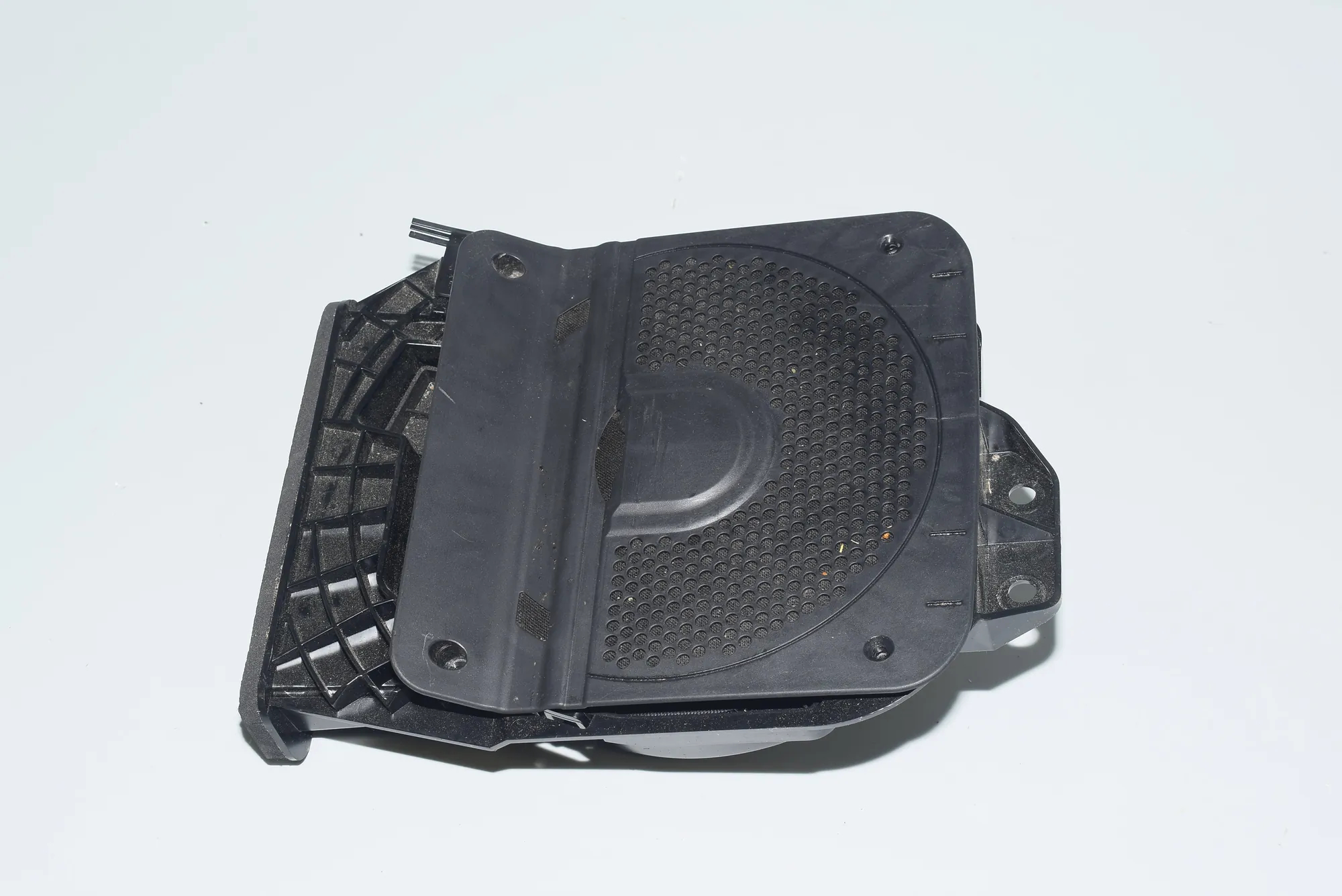 Subwoofer – OEM 9210147 · BMW 3 Touring (F31) 320 d 2013 – 2
