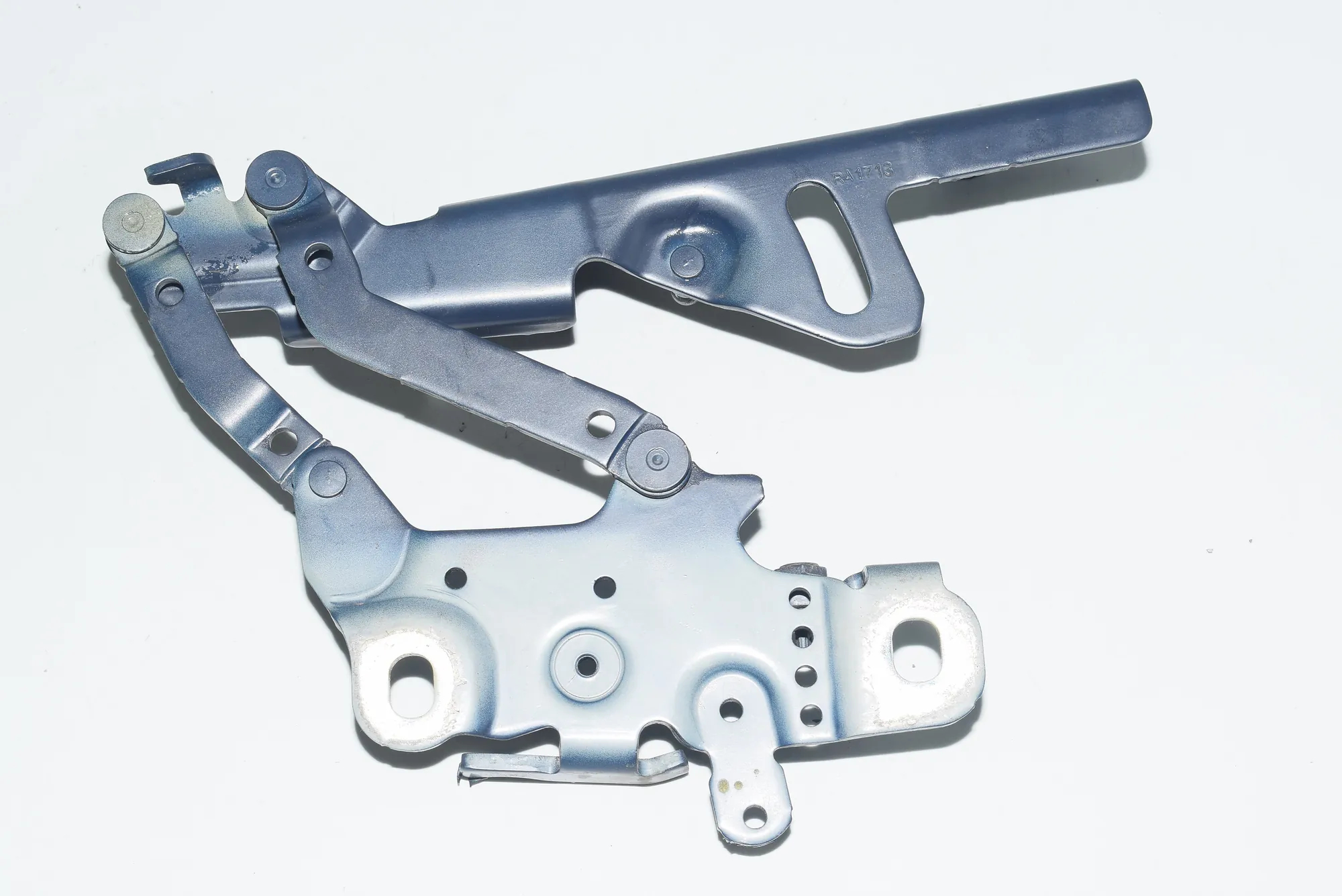 Front Right Bonnet Hinge – OEM 7336700 · BMW 3 Touring (F31) 320 d 2013 – 4