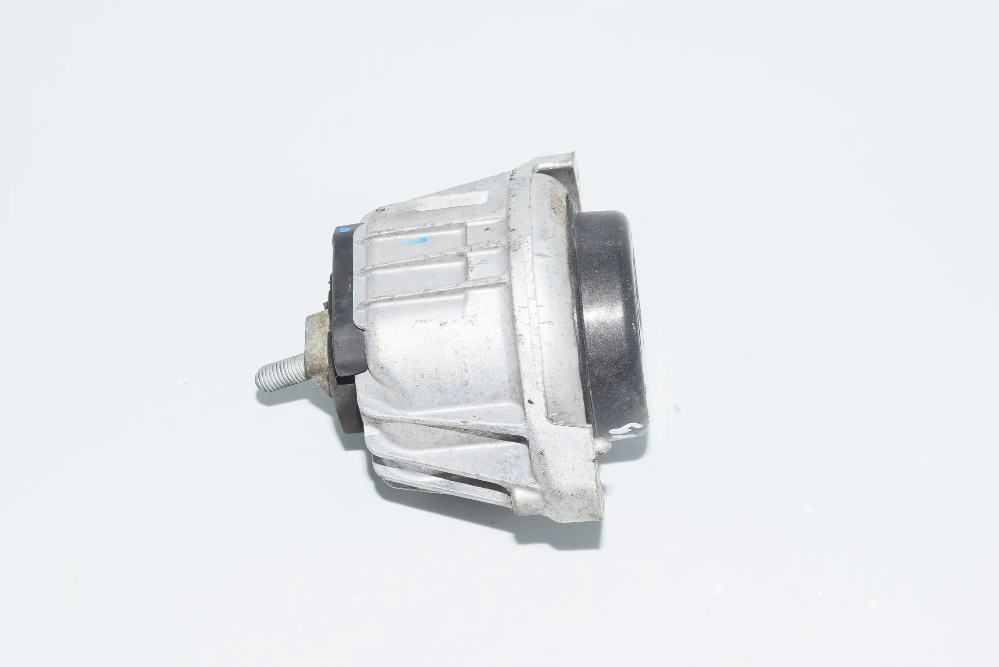 Right Side Engine Mount – OEM 13981112 · BMW 3 Touring (E91) 320 d 2009 – 4