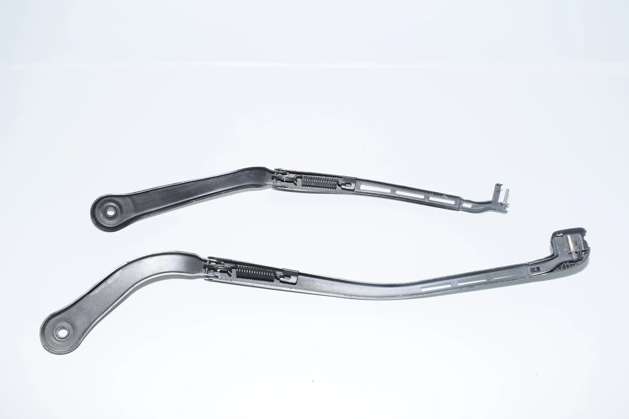 Front Wiper Arms – OEM 7171641 · BMW 3 Touring (E91) 320 d 2009 – 6