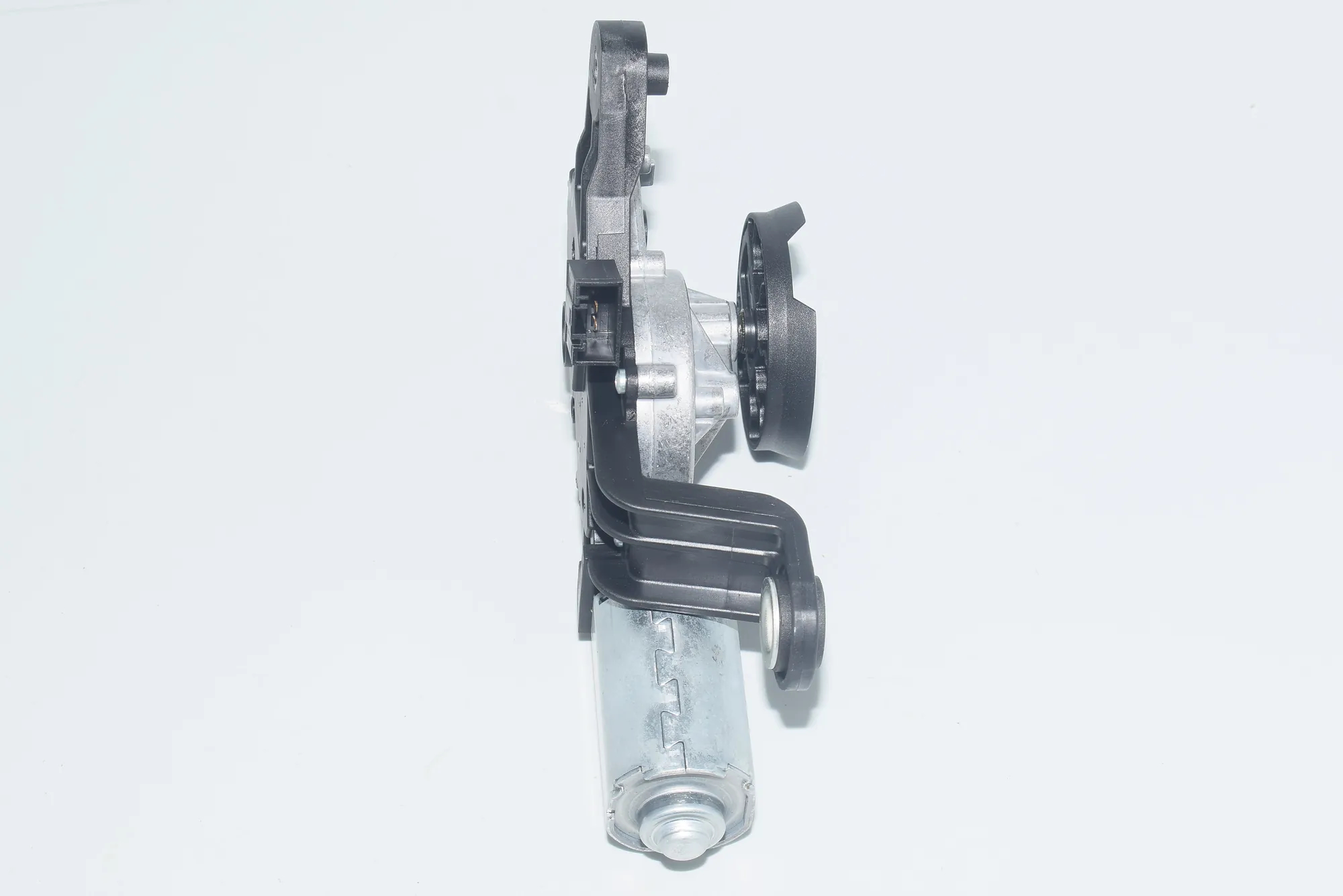 Tailgate Window Wiper Motor – OEM 0390201231 · BMW 3 Touring (F31) 320 d xDrive 2017 – 5