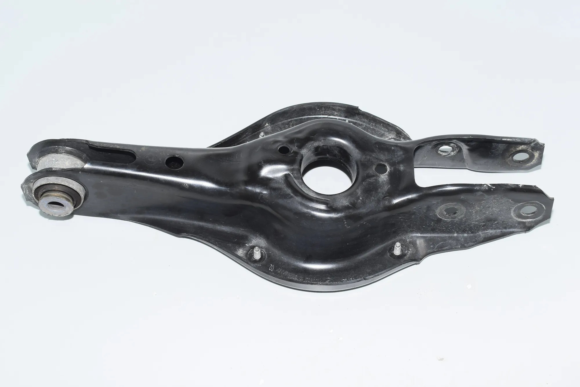 Rear Left Lower Control Arm – OEM 6867540 · BMW 3 Touring (F31) 320 d xDrive 2017 – 3