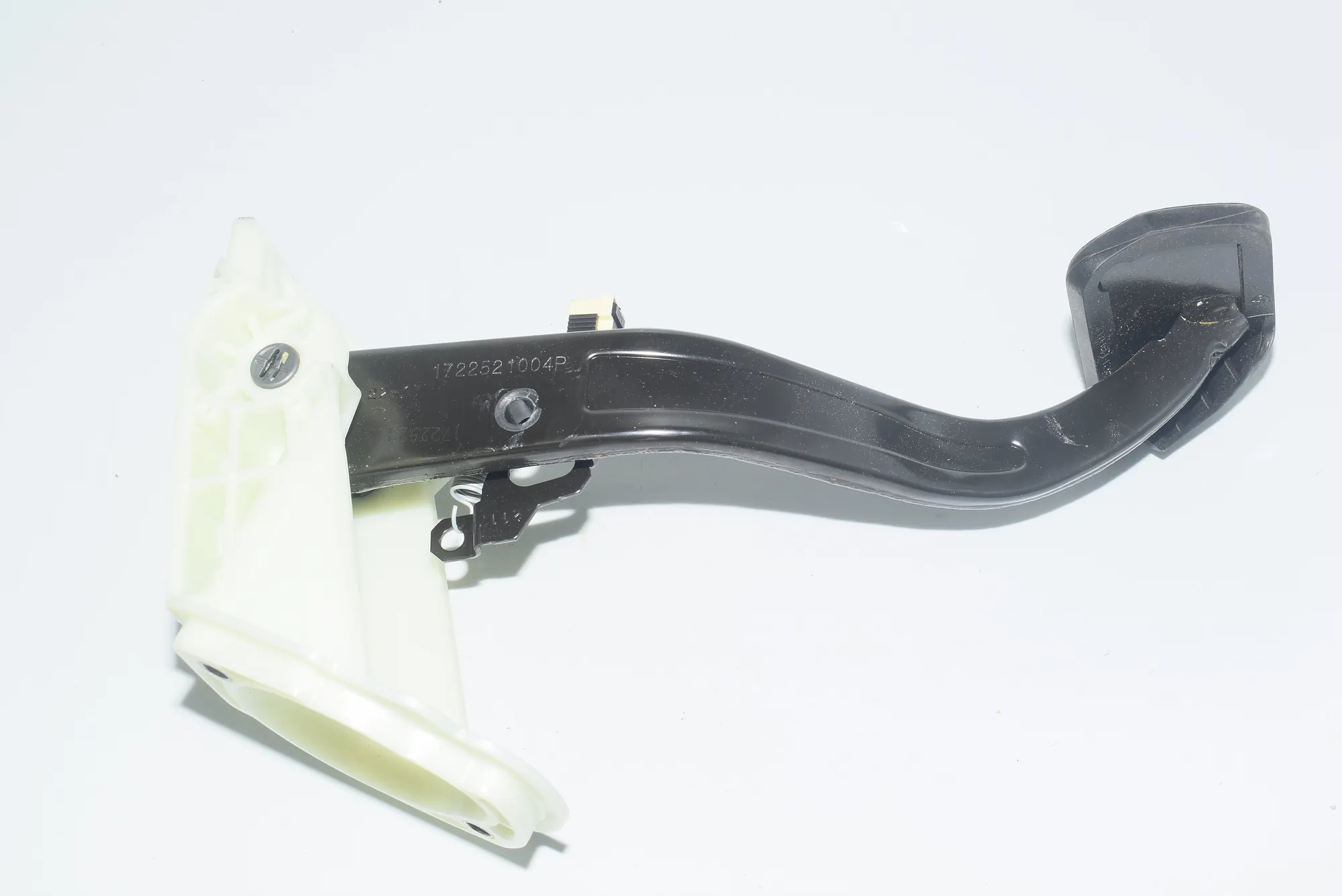 Brake Pedal – OEM 6878290 · BMW 3 Touring (F31) 320 d xDrive 2017 – 4