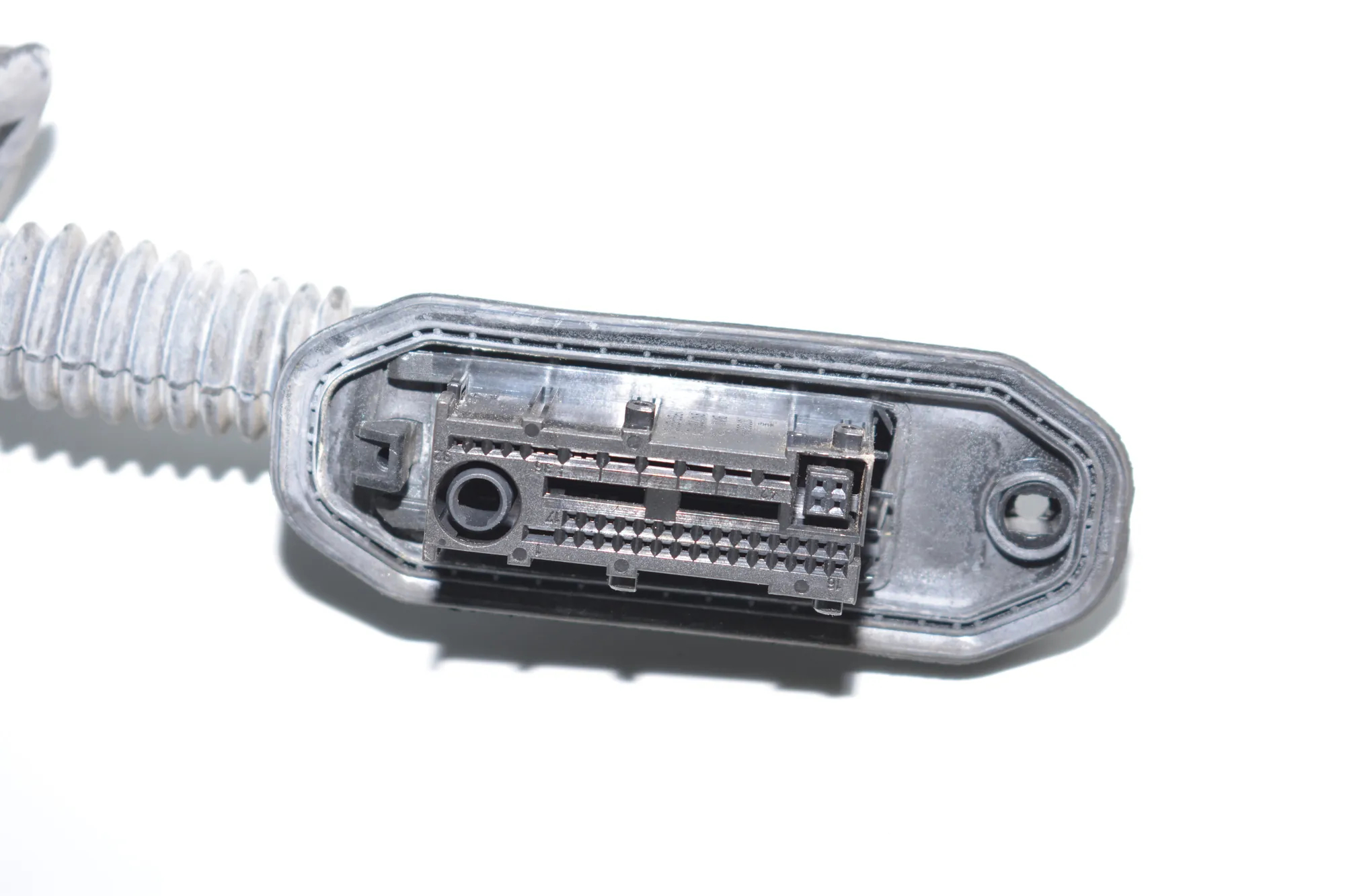 Rear Left Door Wiring – OEM 9240897 · BMW 5 (F10) 520 d 2010 – 4