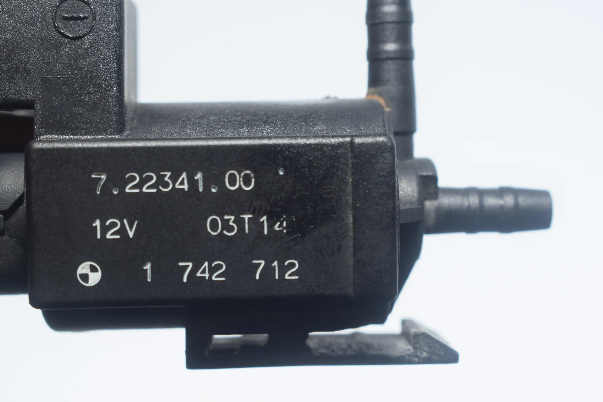 Solenoid Valve – OEM 1742712 · BMW 5 (F10) 520 d 2010 – 4