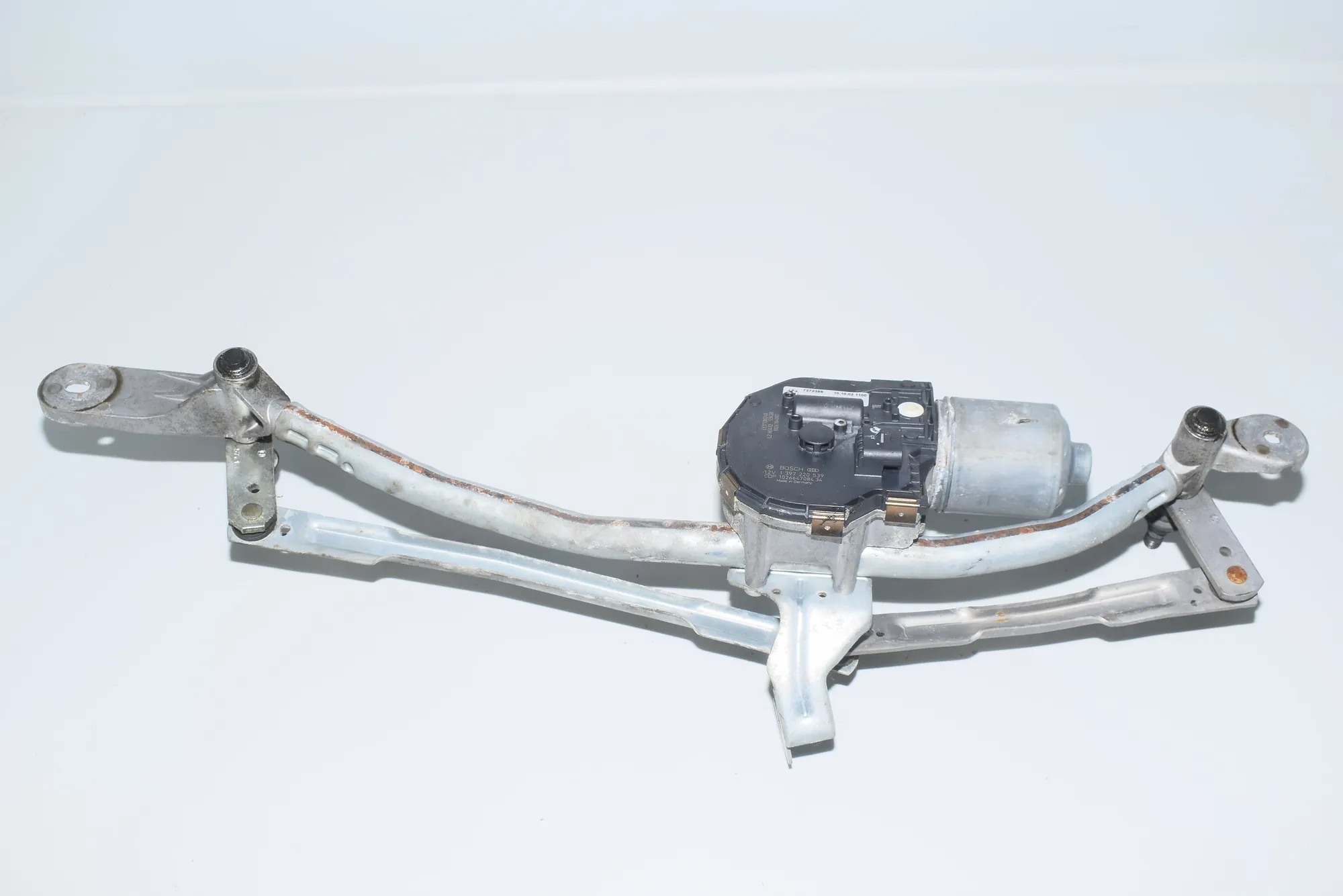 Front Windshield Wiper Mechanism – OEM 1397220539 · BMW 5 (F10) 520 d 2010