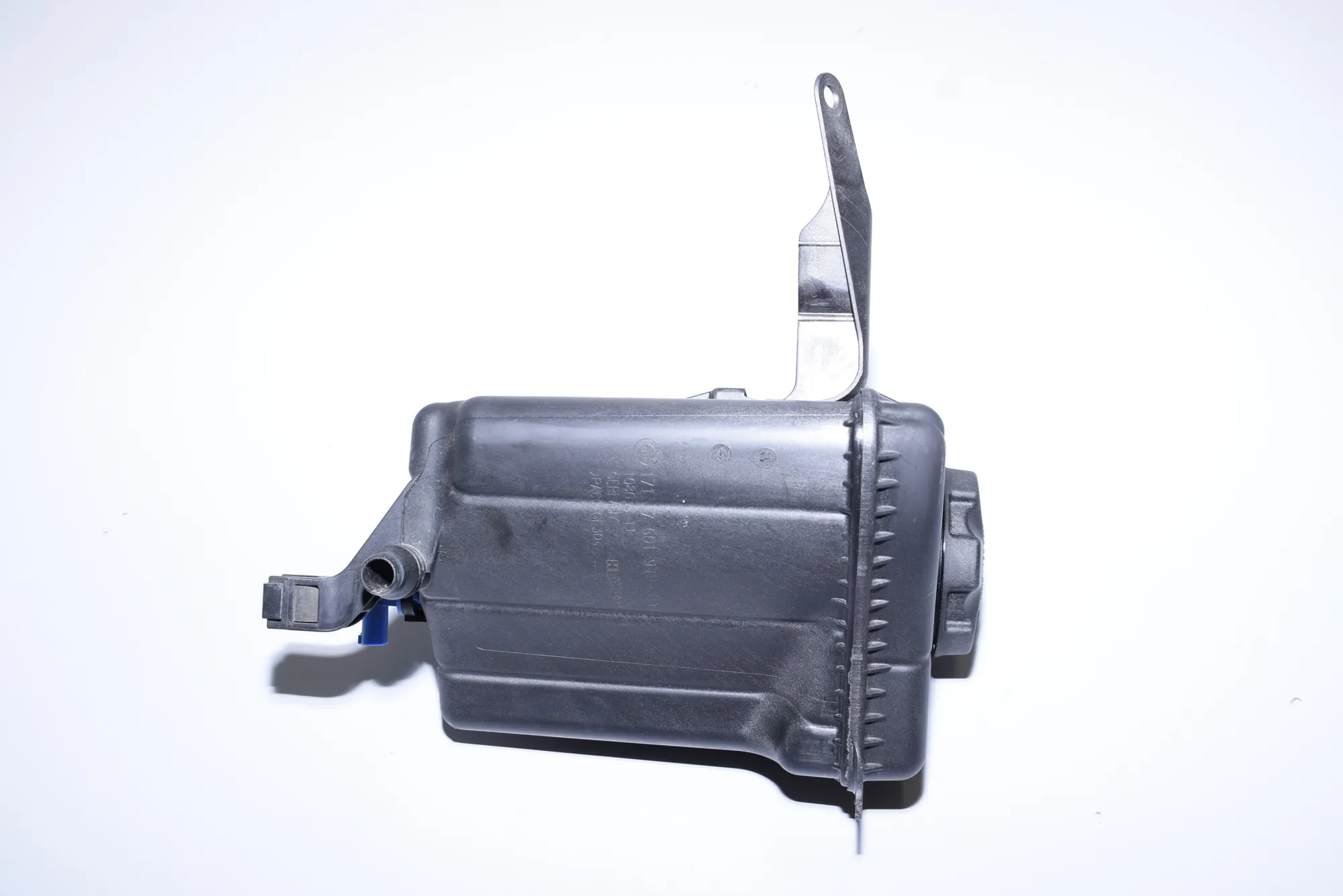 Expansion Tank – OEM 7601949 · BMW 5 (F10) 520 d 2010 – 4