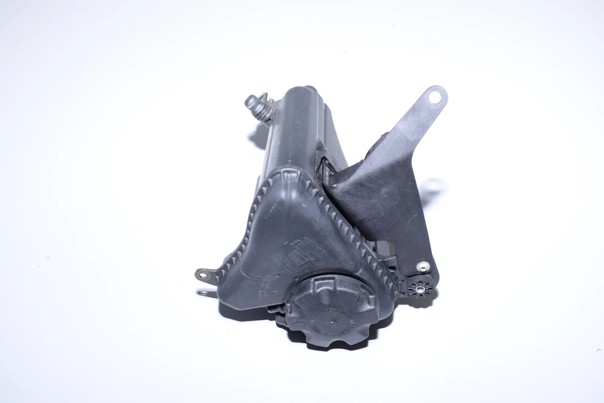 Expansion Tank – OEM 7601949 · BMW 5 (F10) 520 d 2010