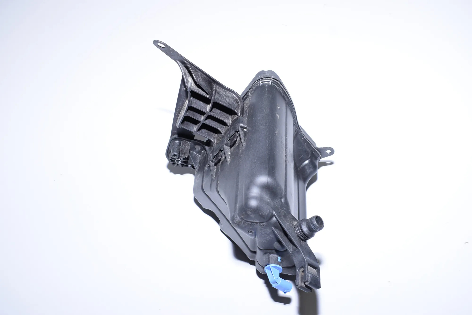 Expansion Tank – OEM 7601949 · BMW 5 (F10) 520 d 2010 – 3