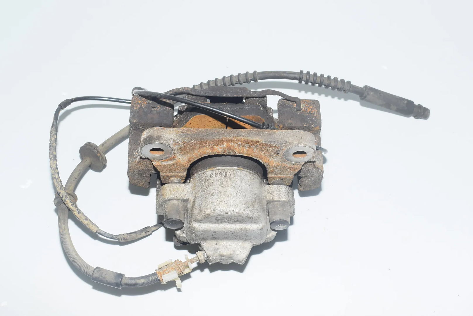 Front Left Brake Caliper · BMW 5 5 (F10) (2009 - 2016) 520 d (2010 - 2014, 2.0 L, 135 kW) 2010 – 4