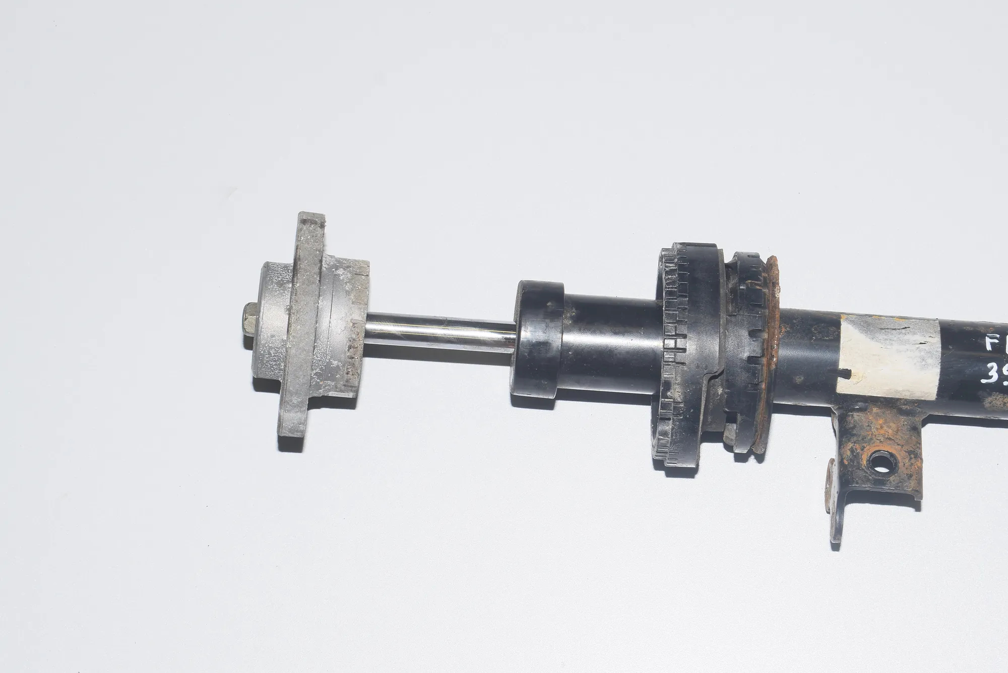 Front Right Shock Absorber – OEM 6795083 · BMW 5 (F10) 520 d 2010 – 4