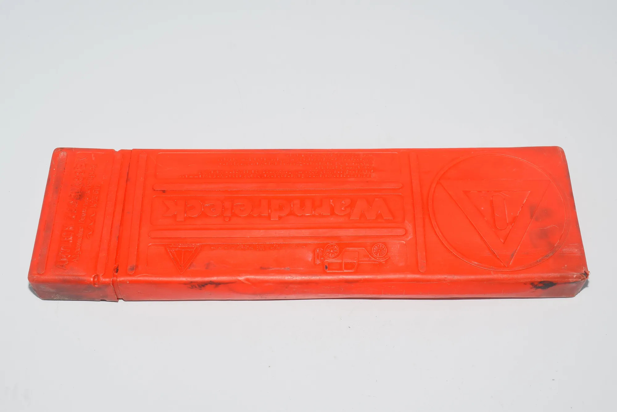 Warning Triangle – OEM NA · BMW X5 (E53) BMW X5 (E53) 2000