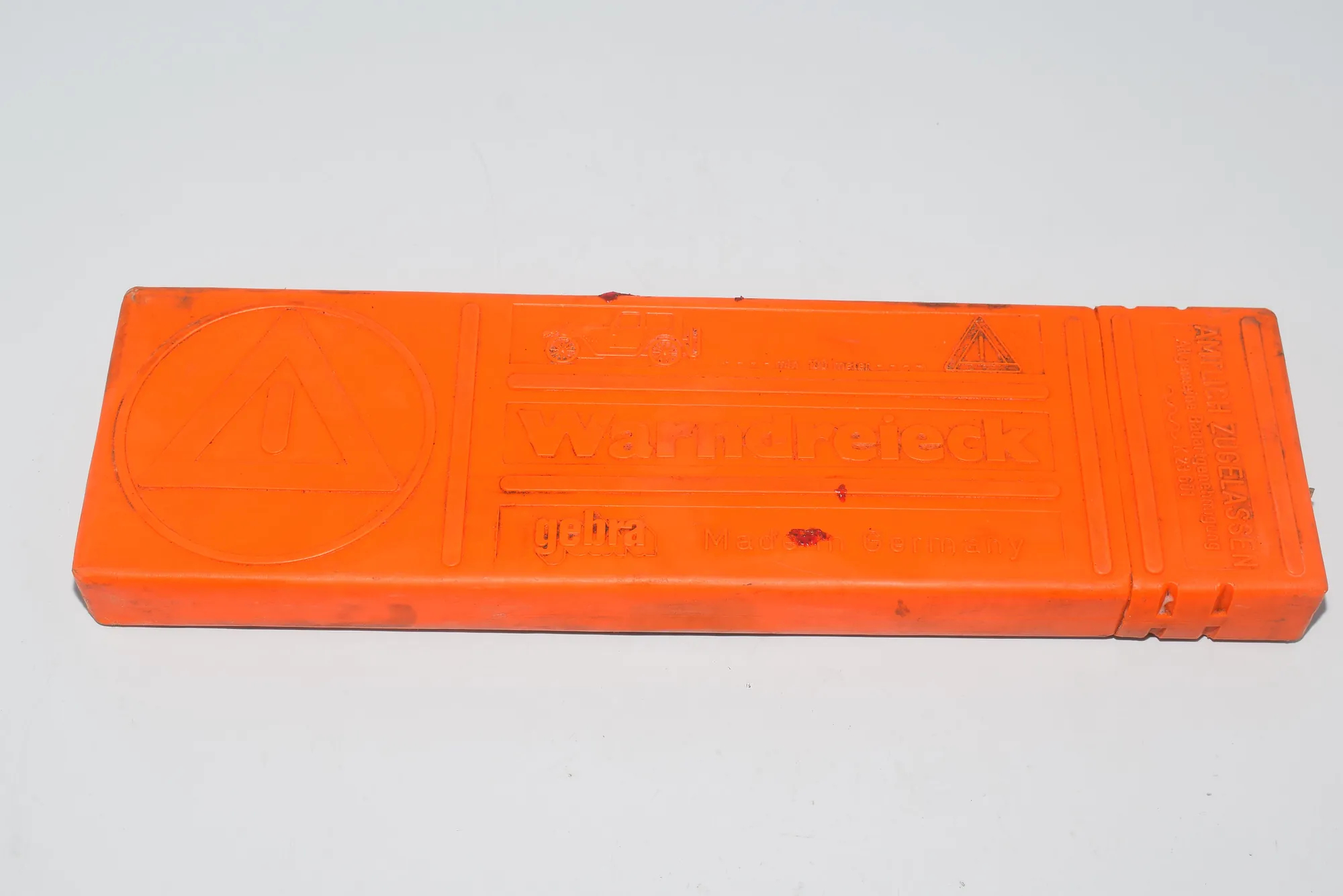 Warning Triangle – OEM NA · BMW X5 (E53) BMW X5 (E53) 2000 – 2