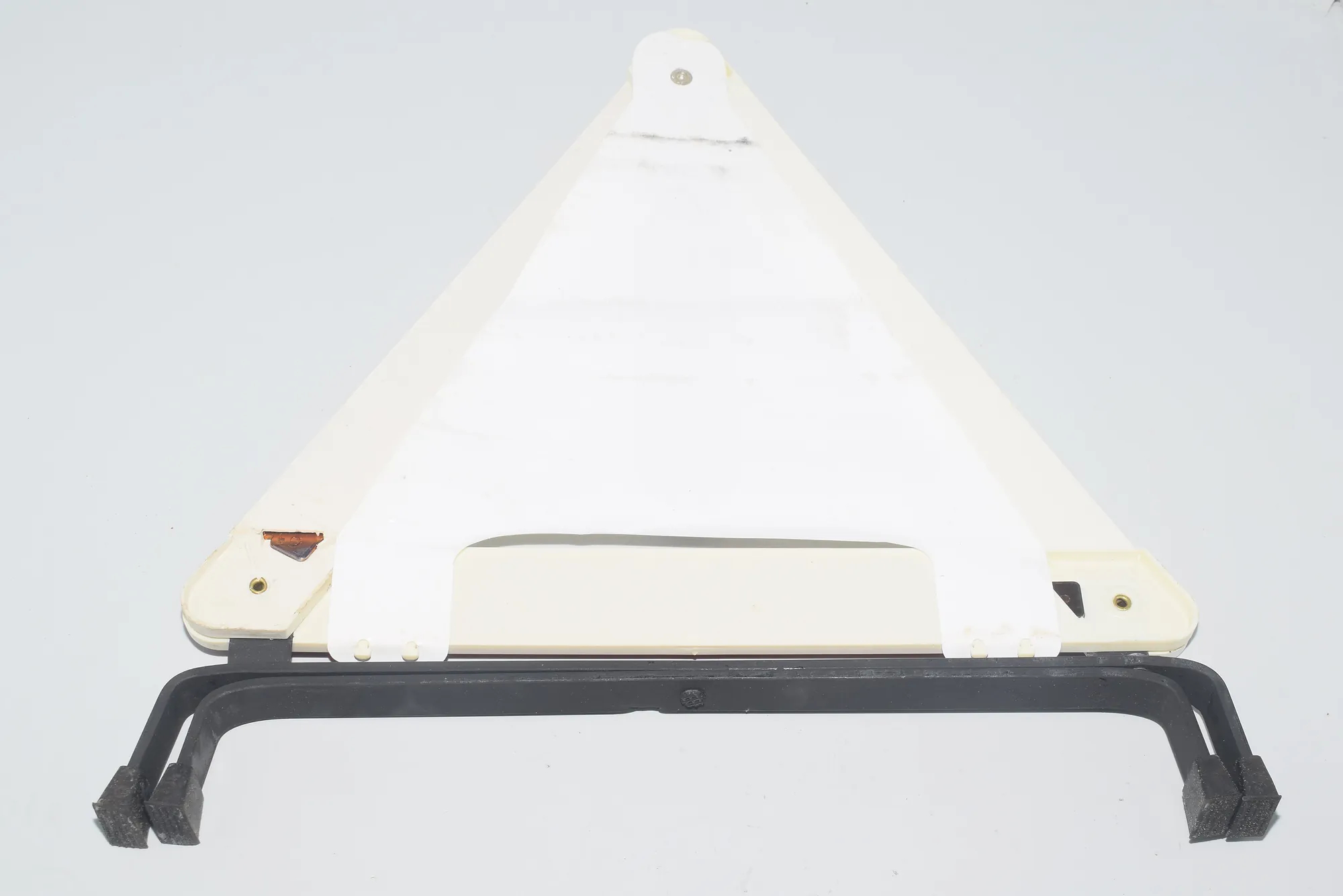 Warning Triangle – OEM NA · BMW X5 (E53) BMW X5 (E53) 2000 – 4