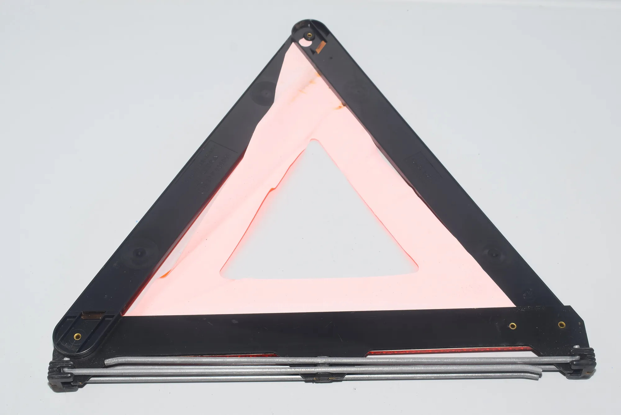 Warning Triangle – OEM 1095457 · BMW 3 (E90) BMW 3 (E90) 2005 – 4