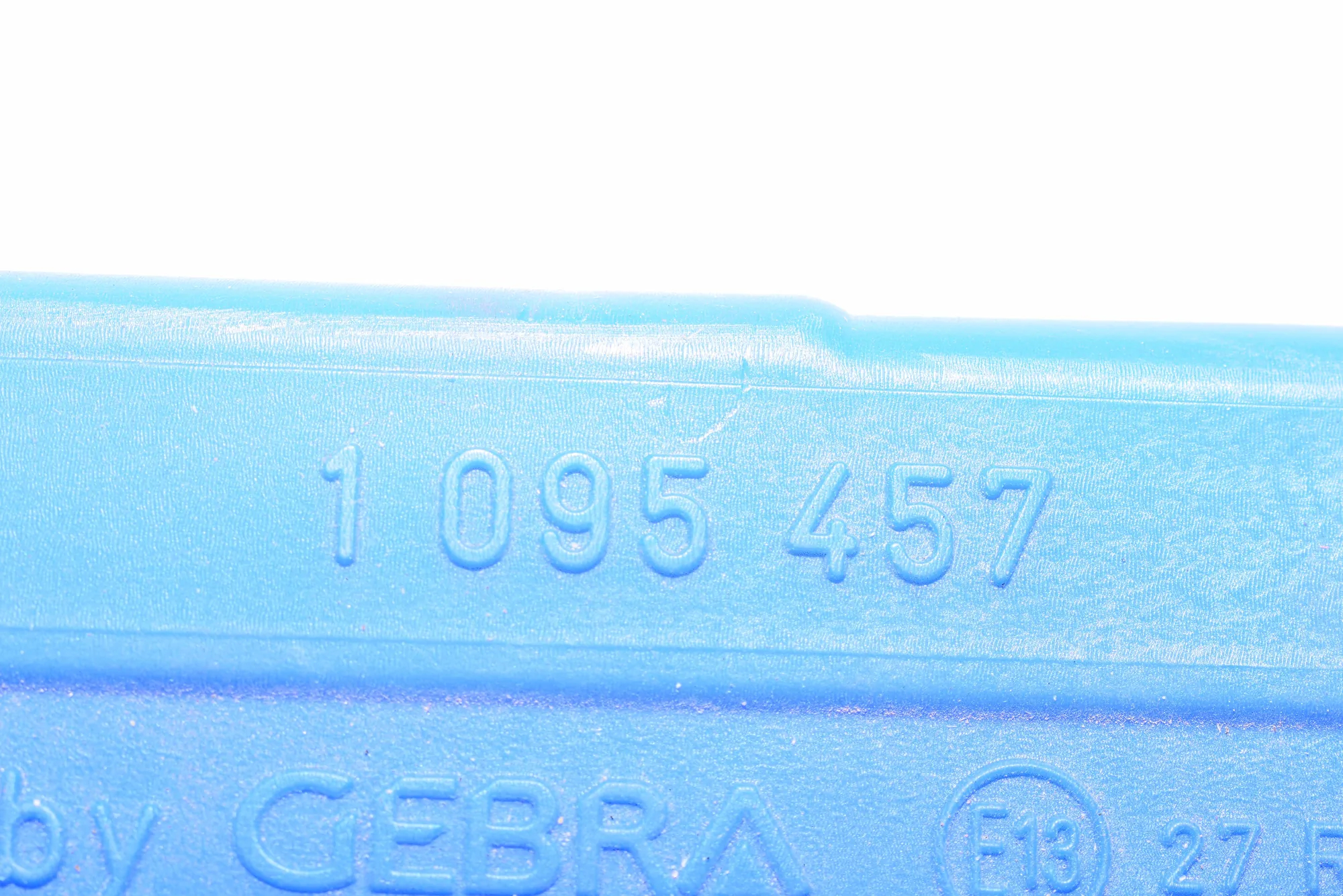 Warning Triangle – OEM 1095457 · BMW 7 (E38) BMW 7 (E38) 2000 – 5