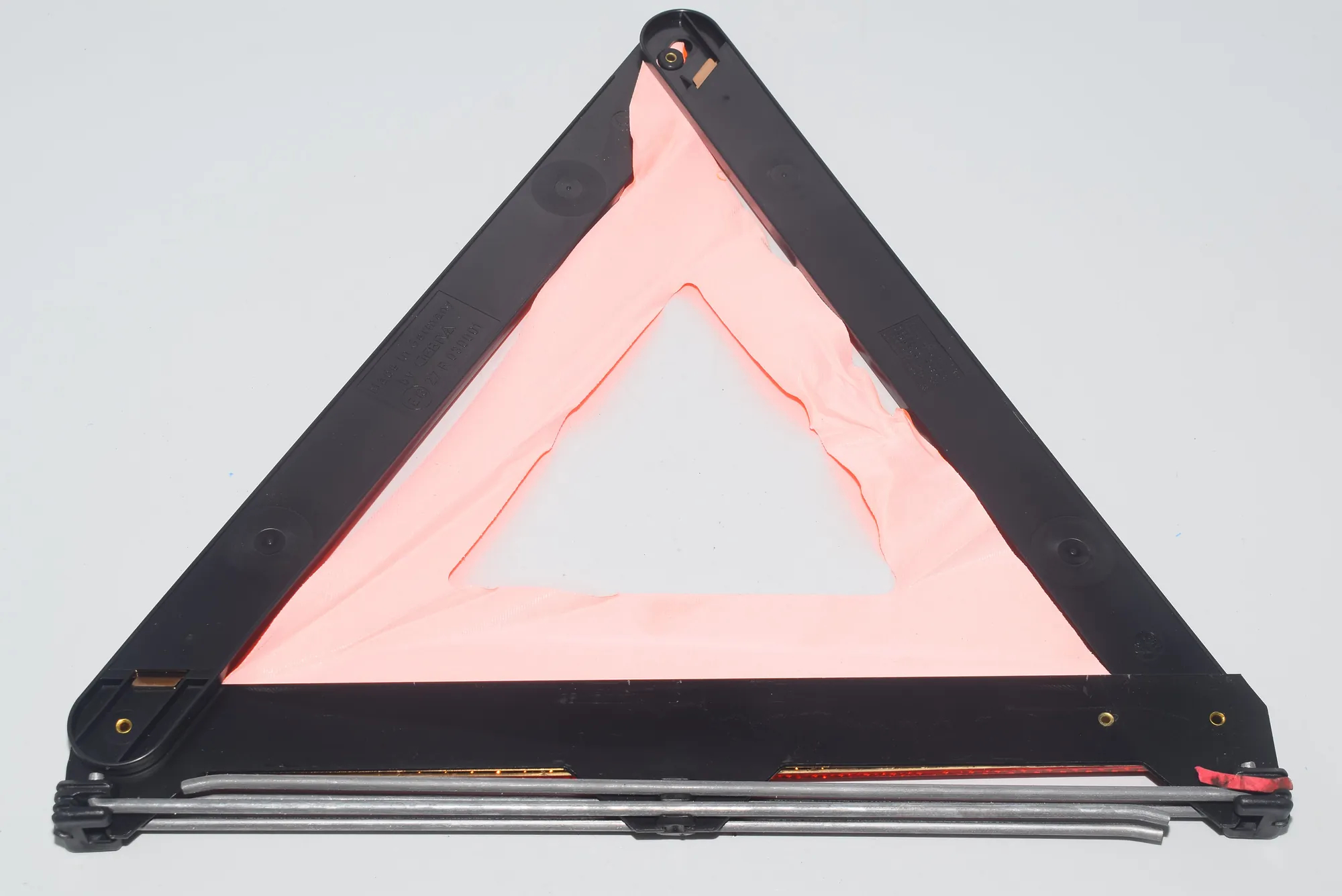 Warning Triangle – OEM 1095457 · BMW 7 (E38) BMW 7 (E38) 2000