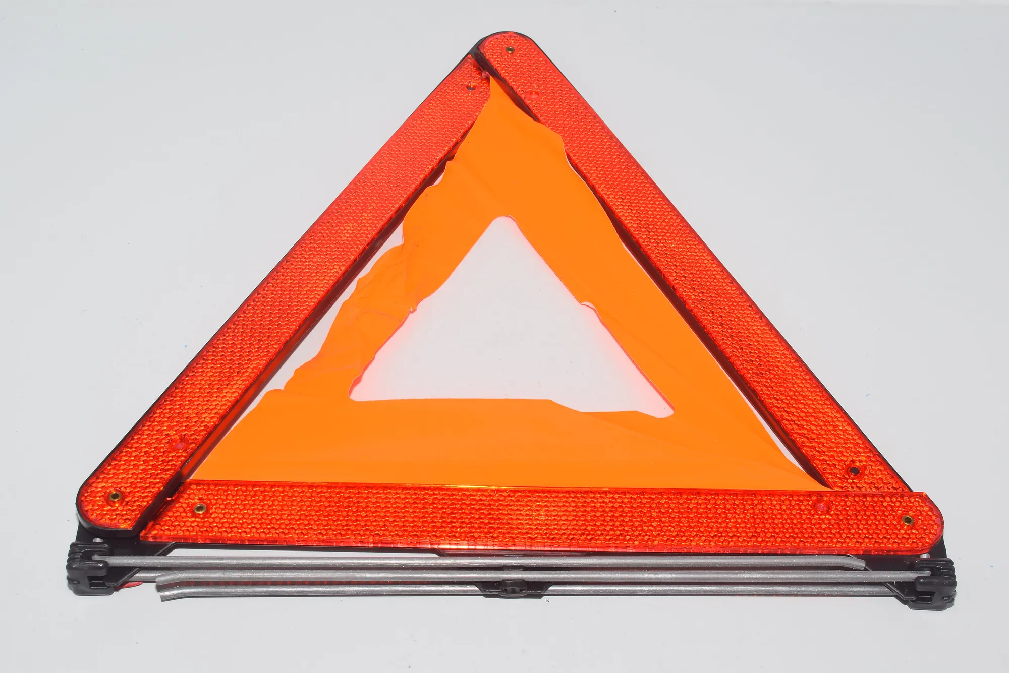 Warning Triangle – OEM 1095457 · BMW 7 (E38) BMW 7 (E38) 2000 – 4